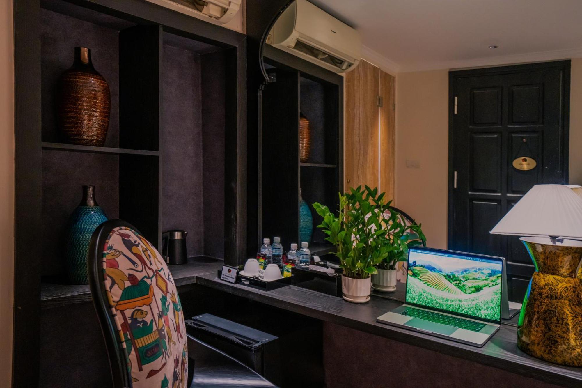 Center Silk Classic & Travel Hanoi