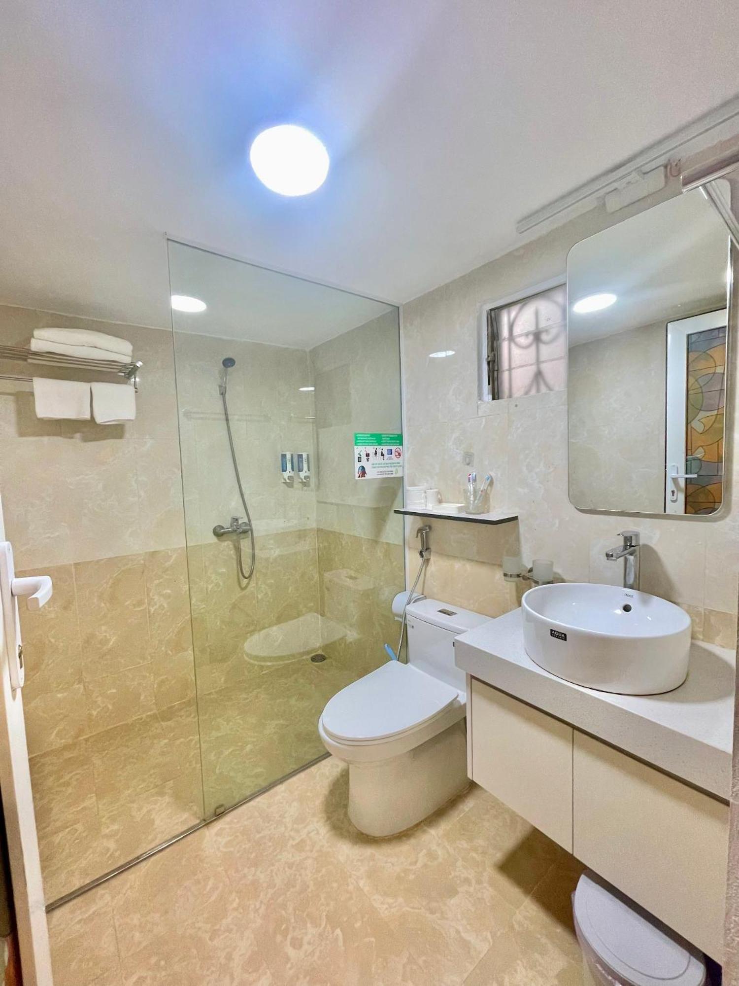 3 Bedrooms With Lots Of Natural Light, Old Quarter Apartment Hanoi