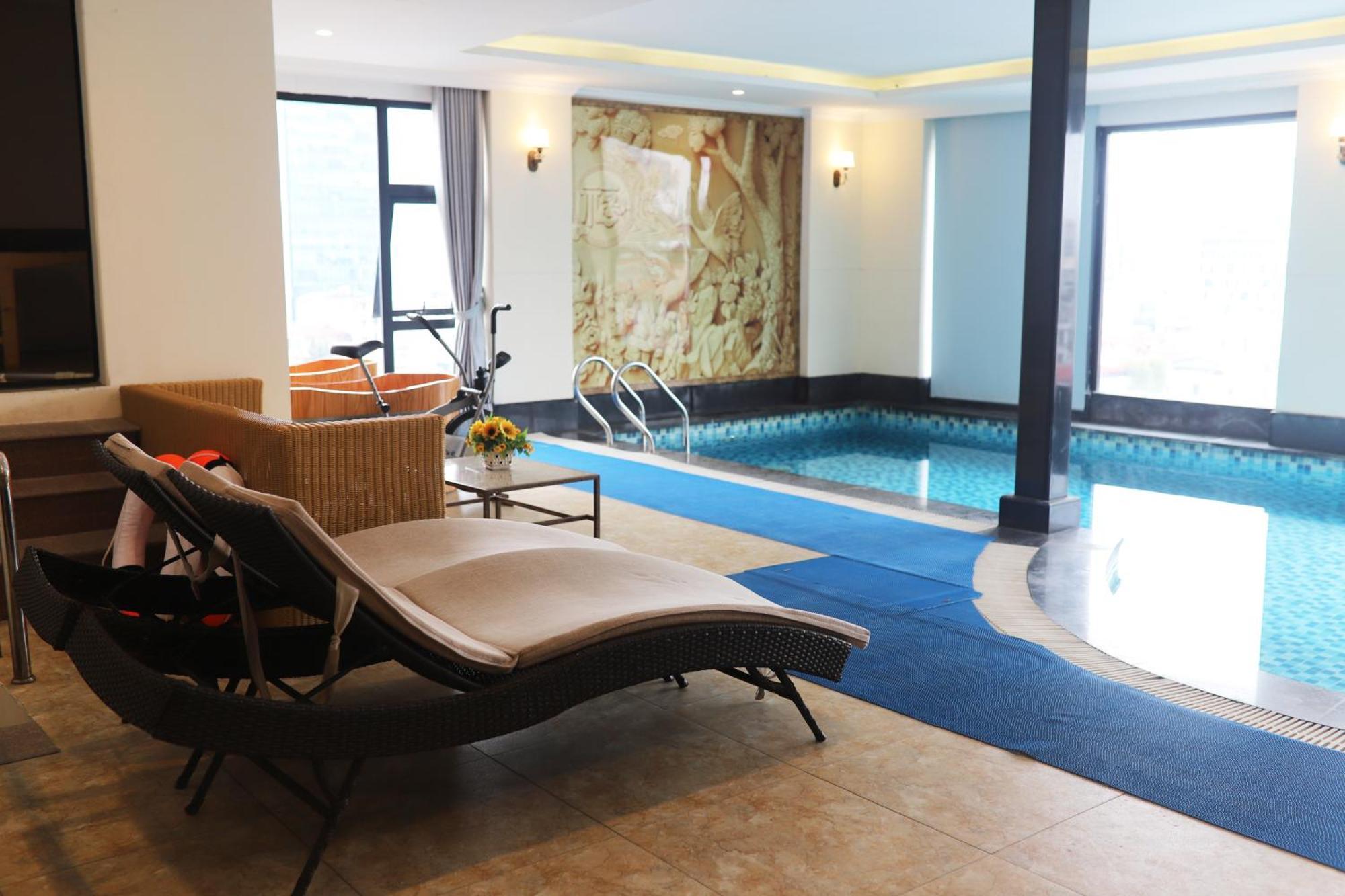 Luxe Paradise Dich Vong Hau Hotel Hanoi