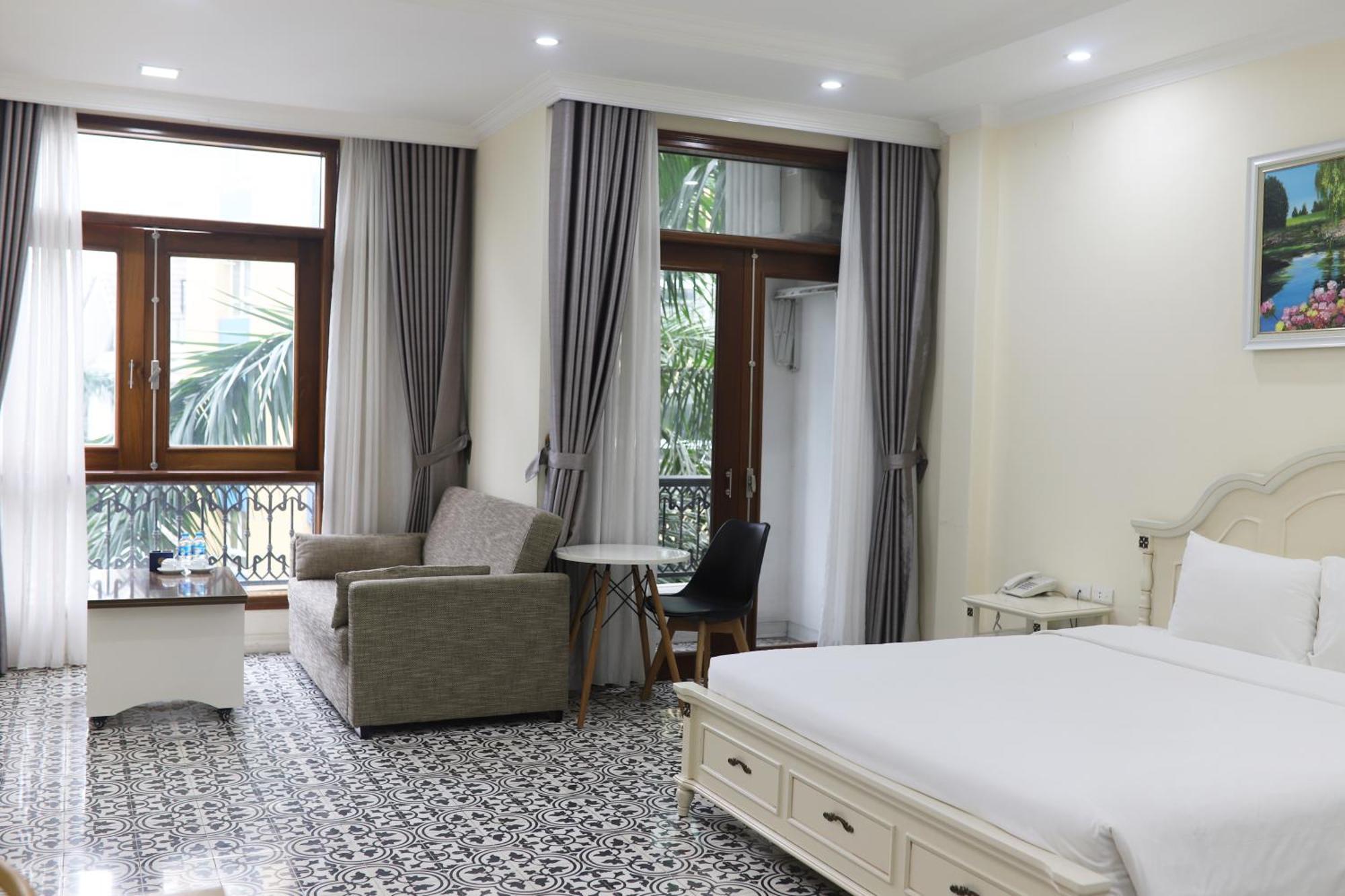 Luxe Paradise Dich Vong Hau Hotel 4*
