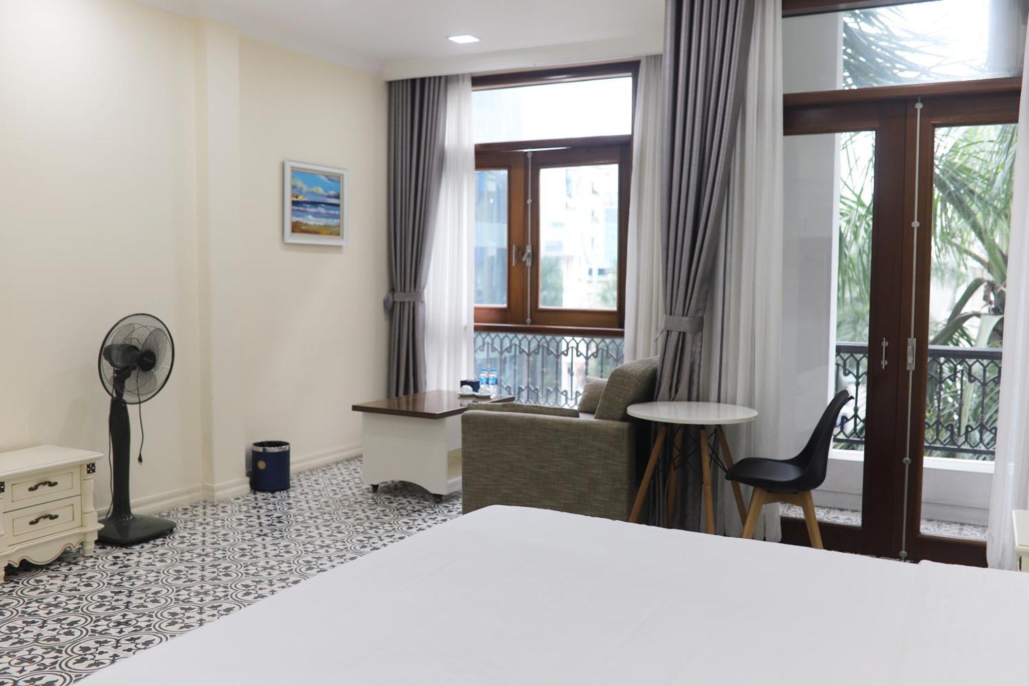 Luxe Paradise Dich Vong Hau Hotel Hanoi