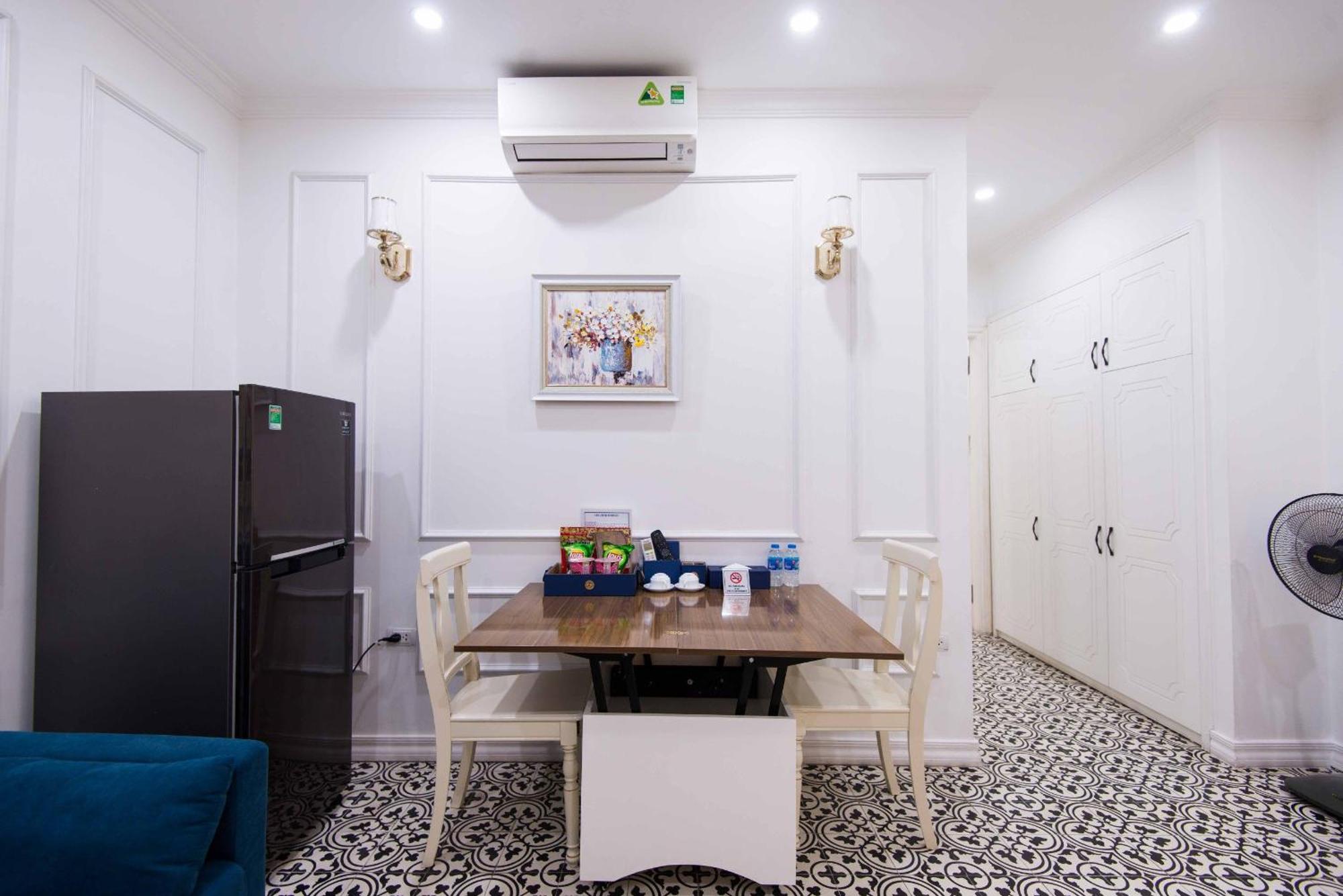 Hotel Luxe Paradise Dich Vong Hau Hanoi