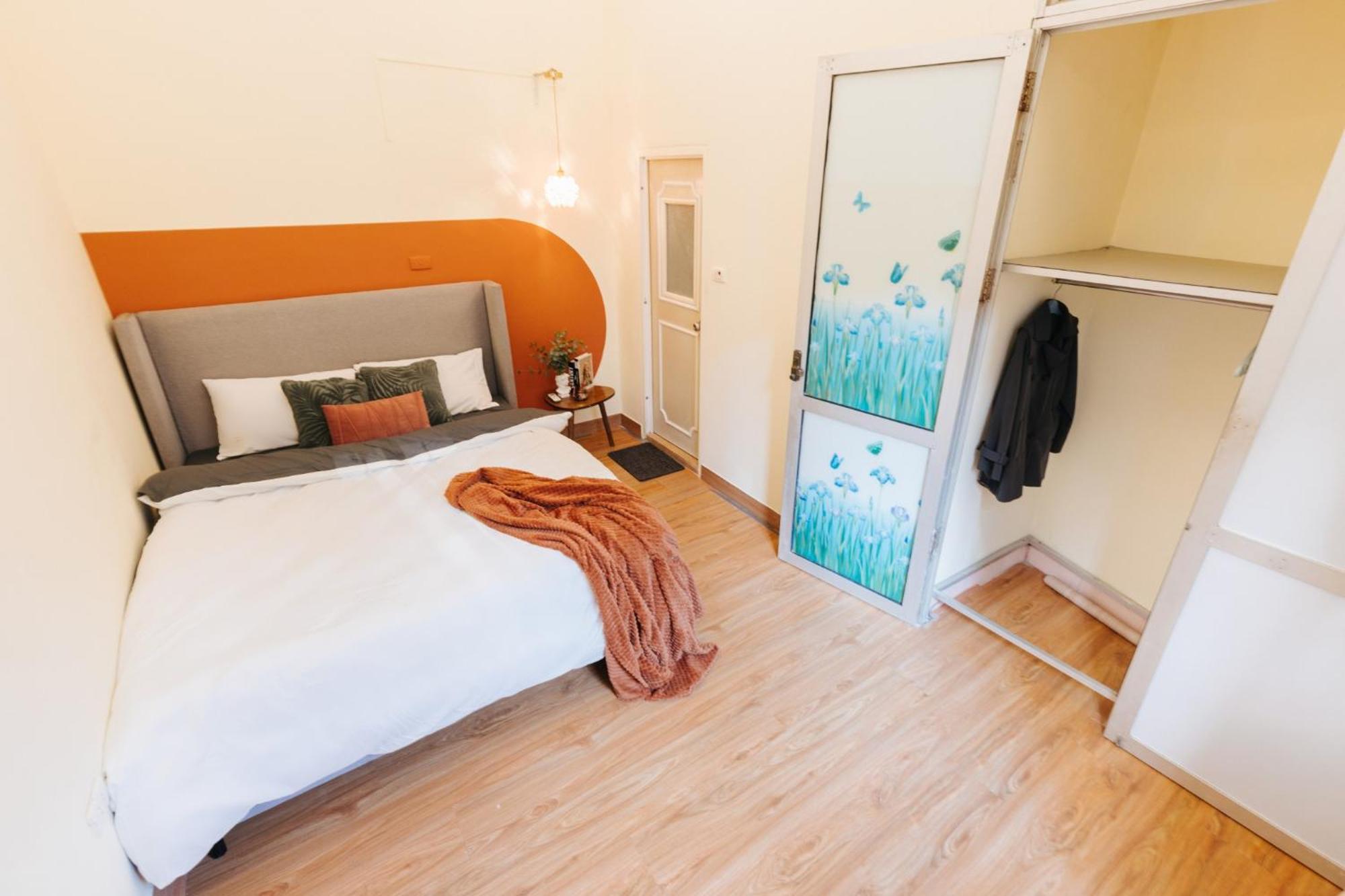 Near The Train Line,old Quarter, Bbq Large Terrace Apartment *