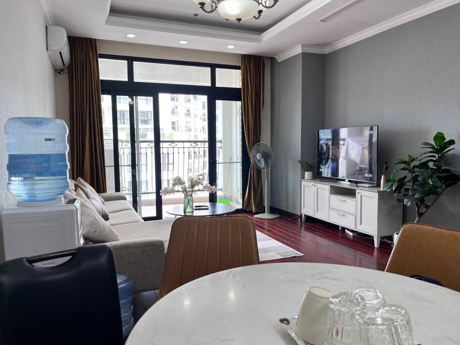 Vinhomes Royal 3 Bedrooms * Hanoi