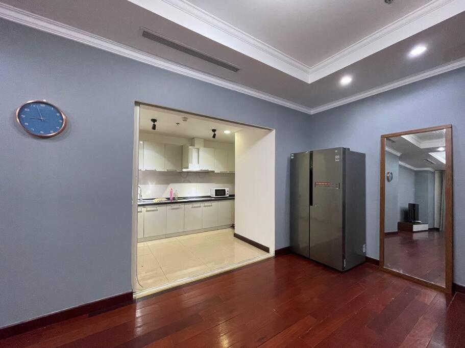 Vinhomes Royal 3 Bedrooms Apartment Hanoi