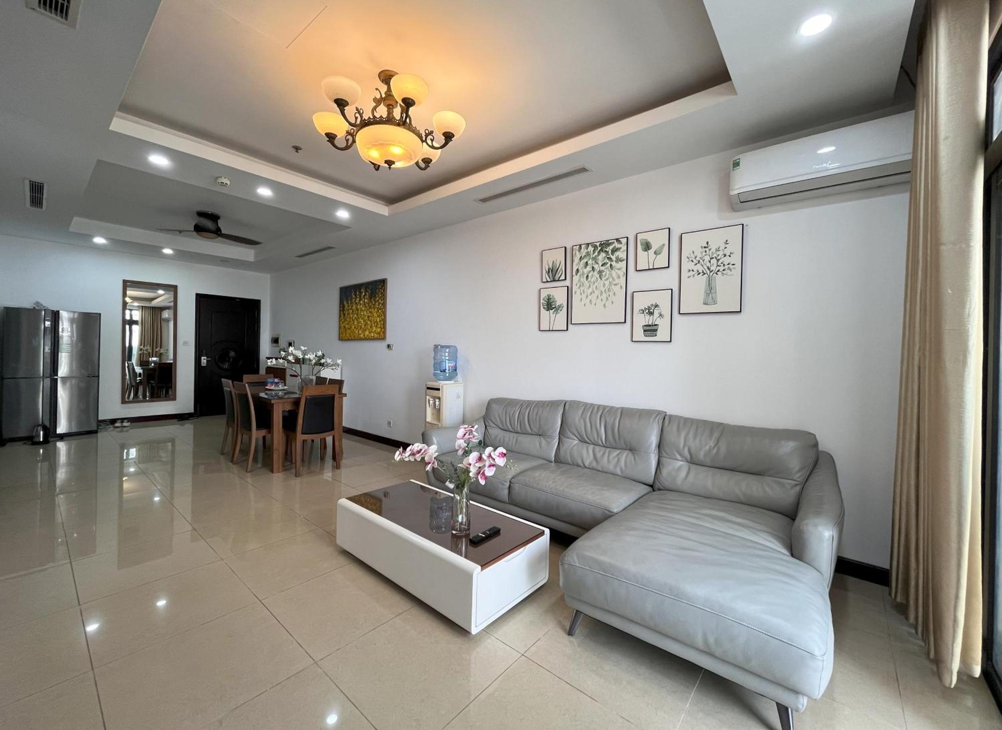Vinhomes Royal 3 Bedrooms * Hanoi