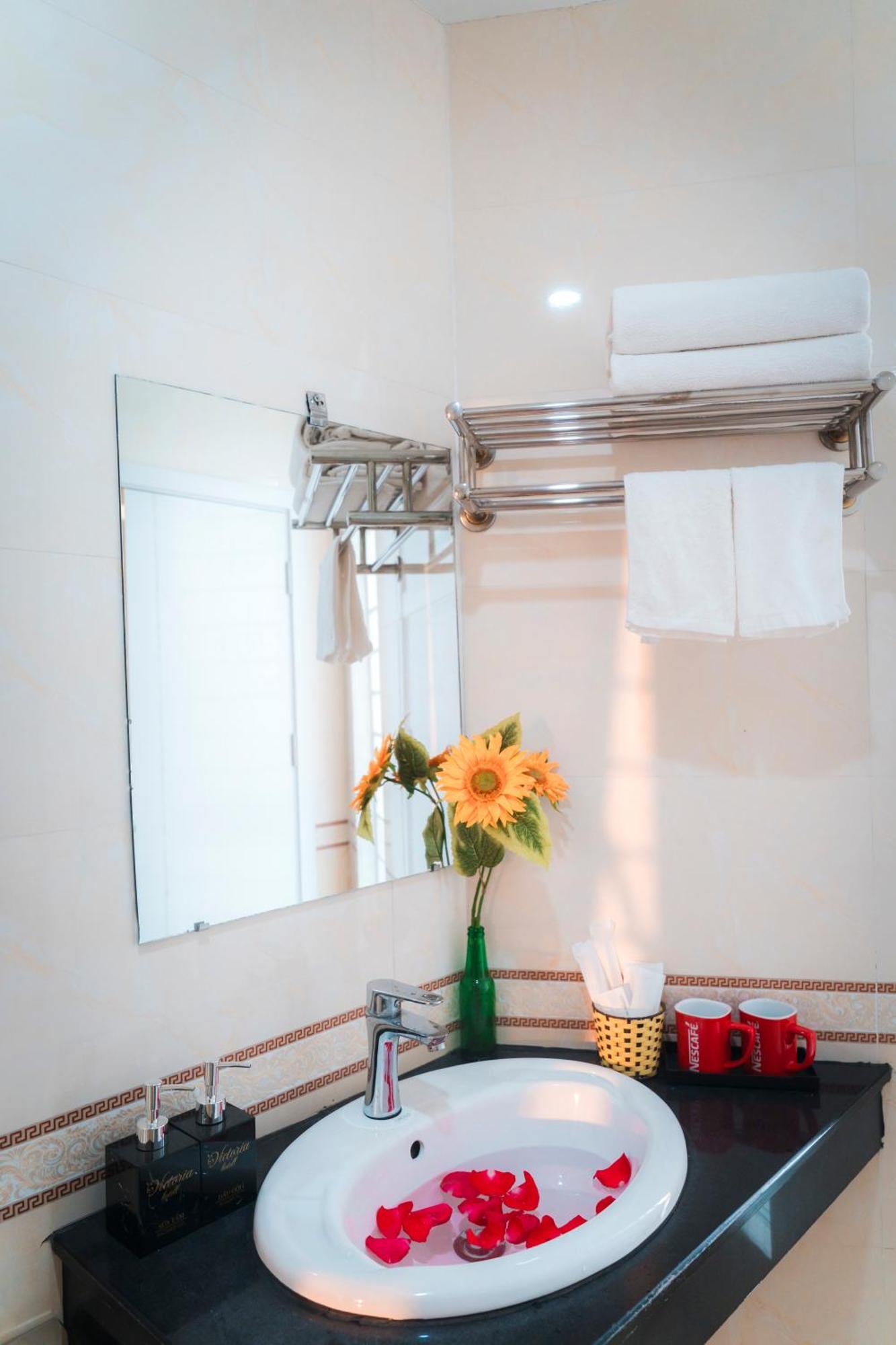 Hotel Victoria Me Tri Hanoi