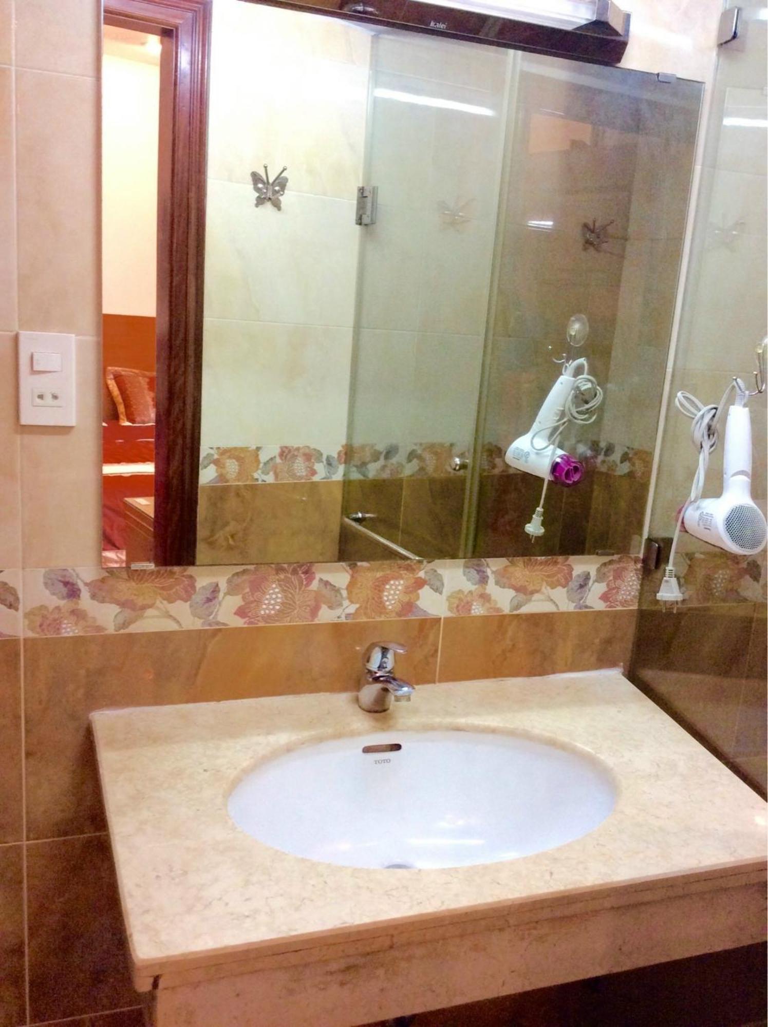 Apartment Filled With Nature Light Near The Opera House Ho Day Du Tien Nghi Co Thang Gan Nha Lon Hanoi
