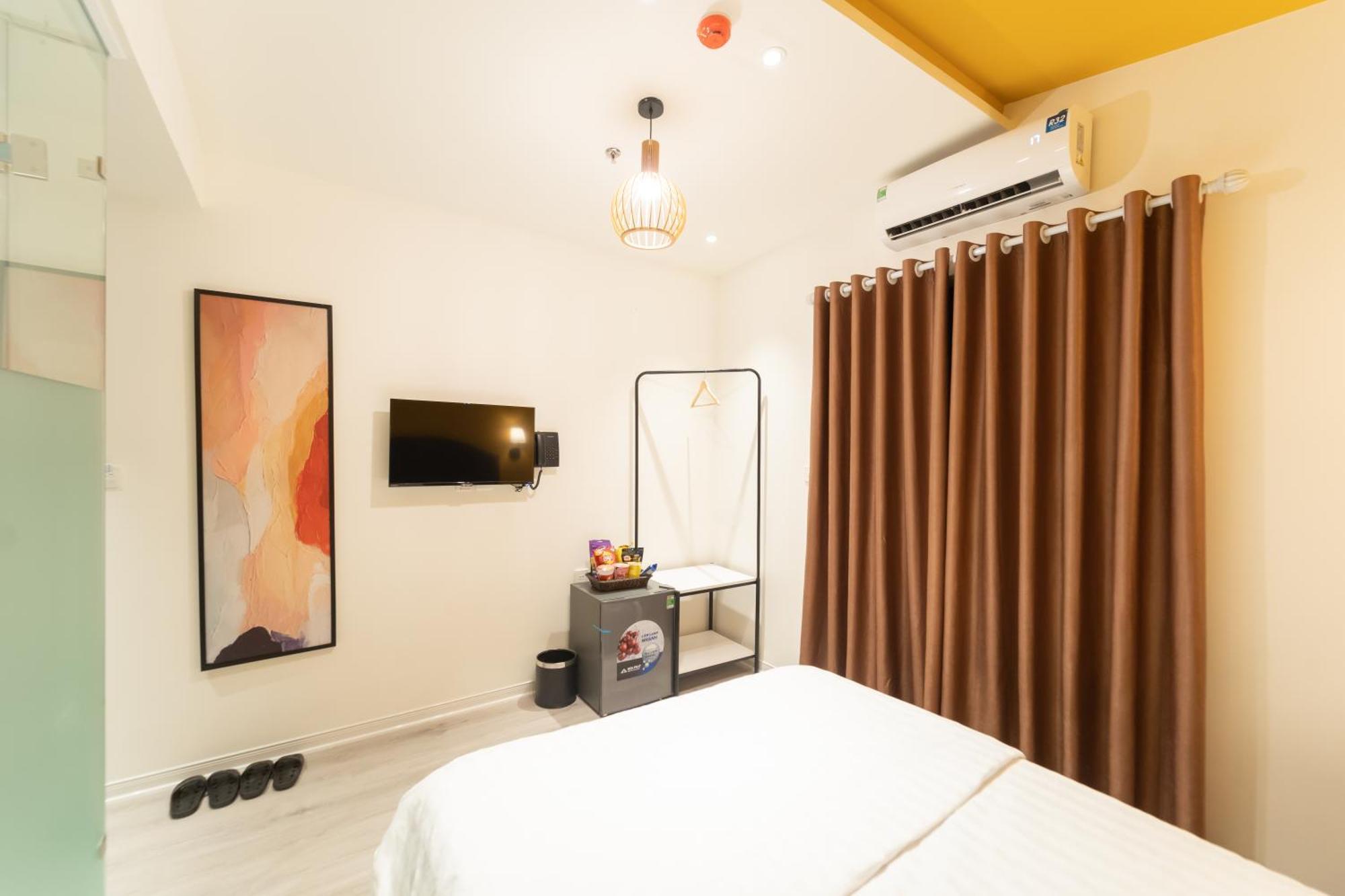 Khach San Gau Hotel
