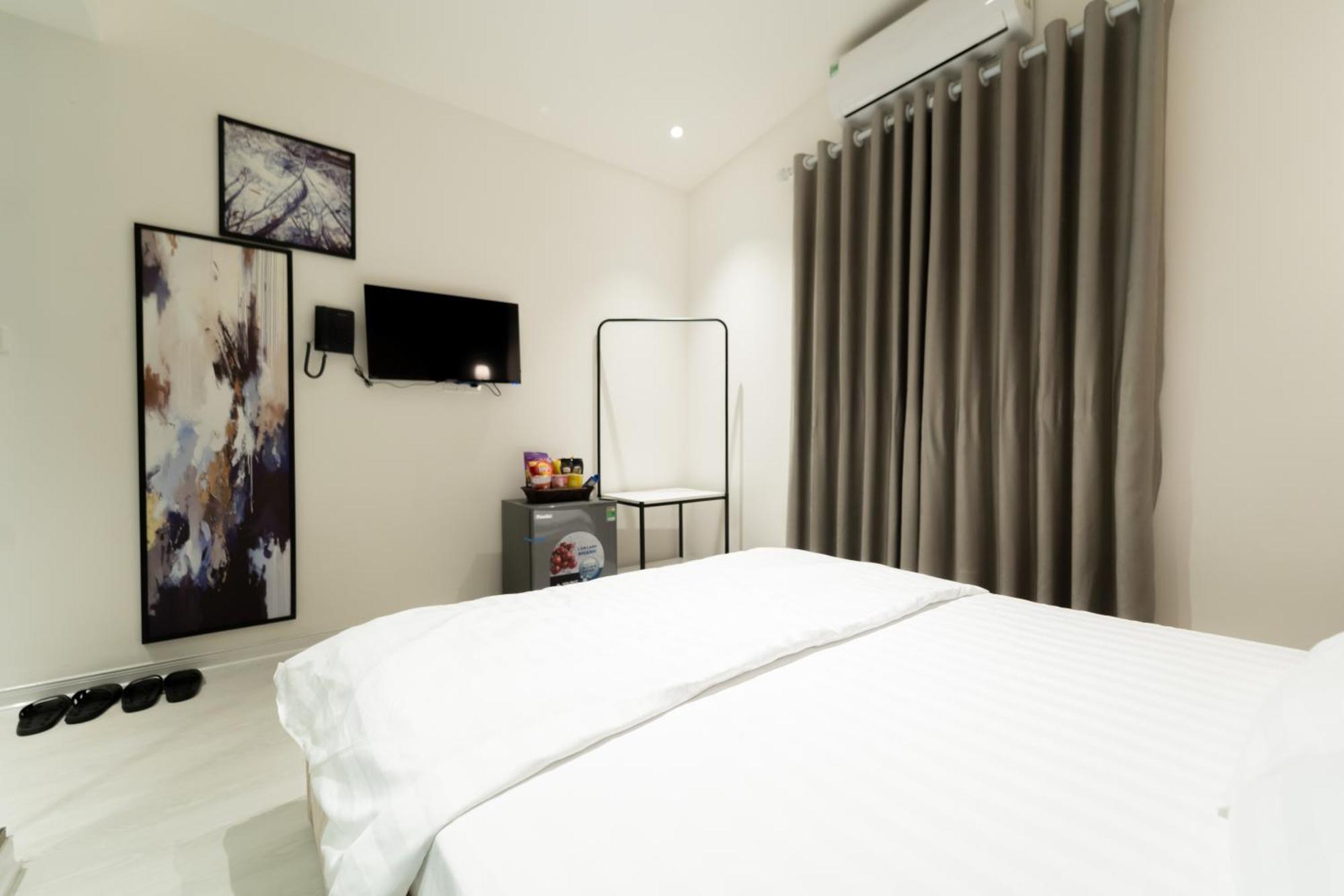 Khach San Gau Hotel