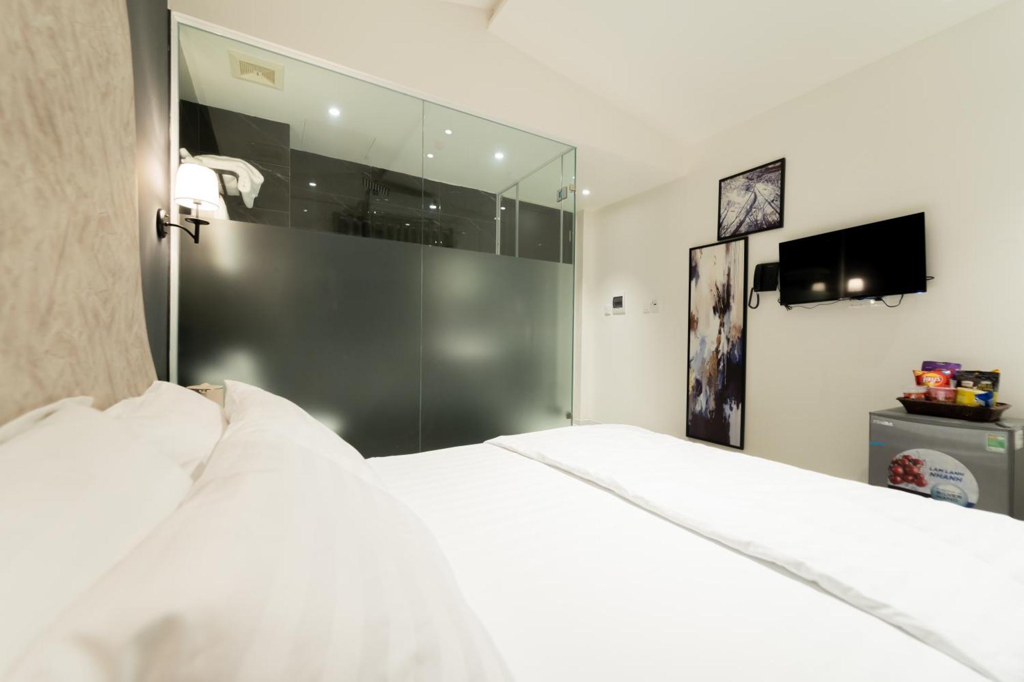 Hotel Khach San Gau Hanoi