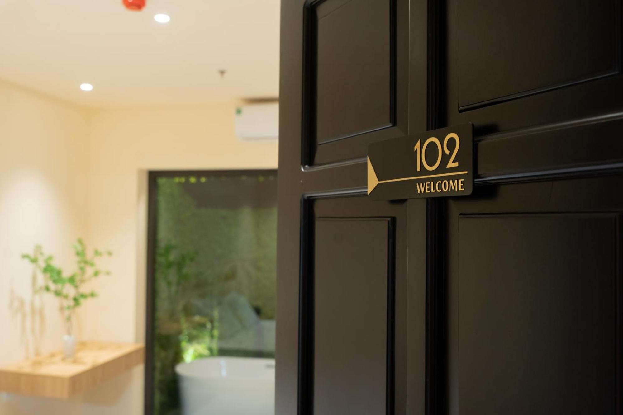 Hotel Khach San Gau Hanoi