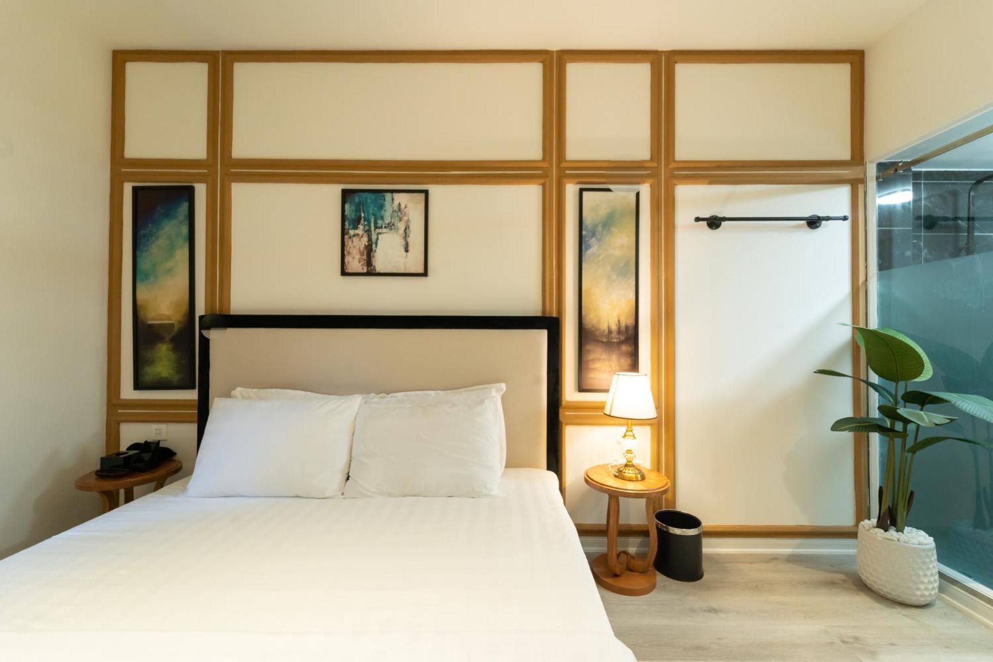 Khach San Gau 3* Hanoi