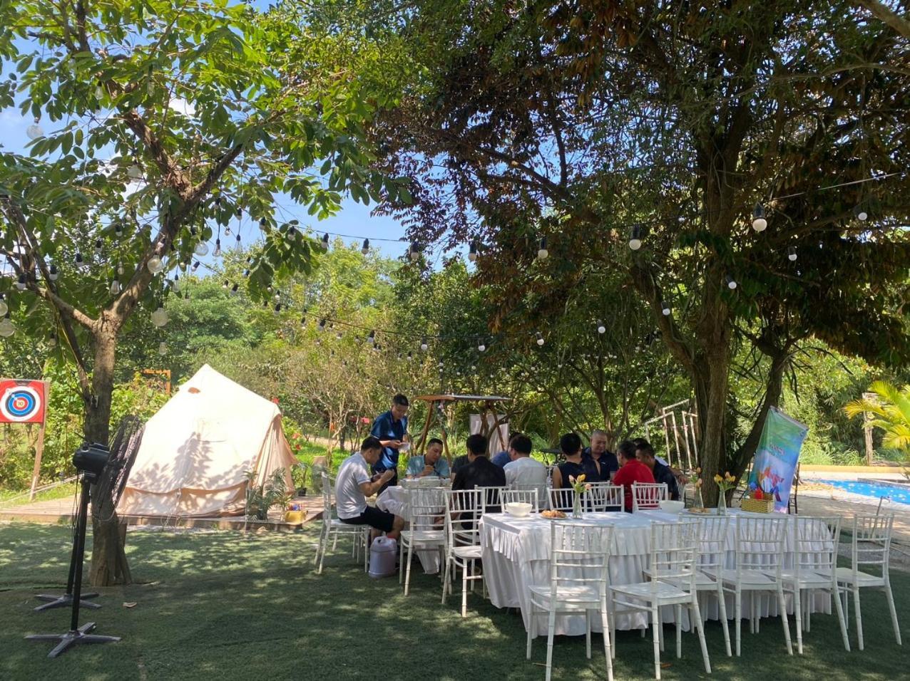 Veque Farm 08. Farm Nuoi Tho, Be Boi, Bi-a, Bbq San Vuon, Karaoke, Nha Hang, Tra Chieu Mien Phi. Vila Hanoi