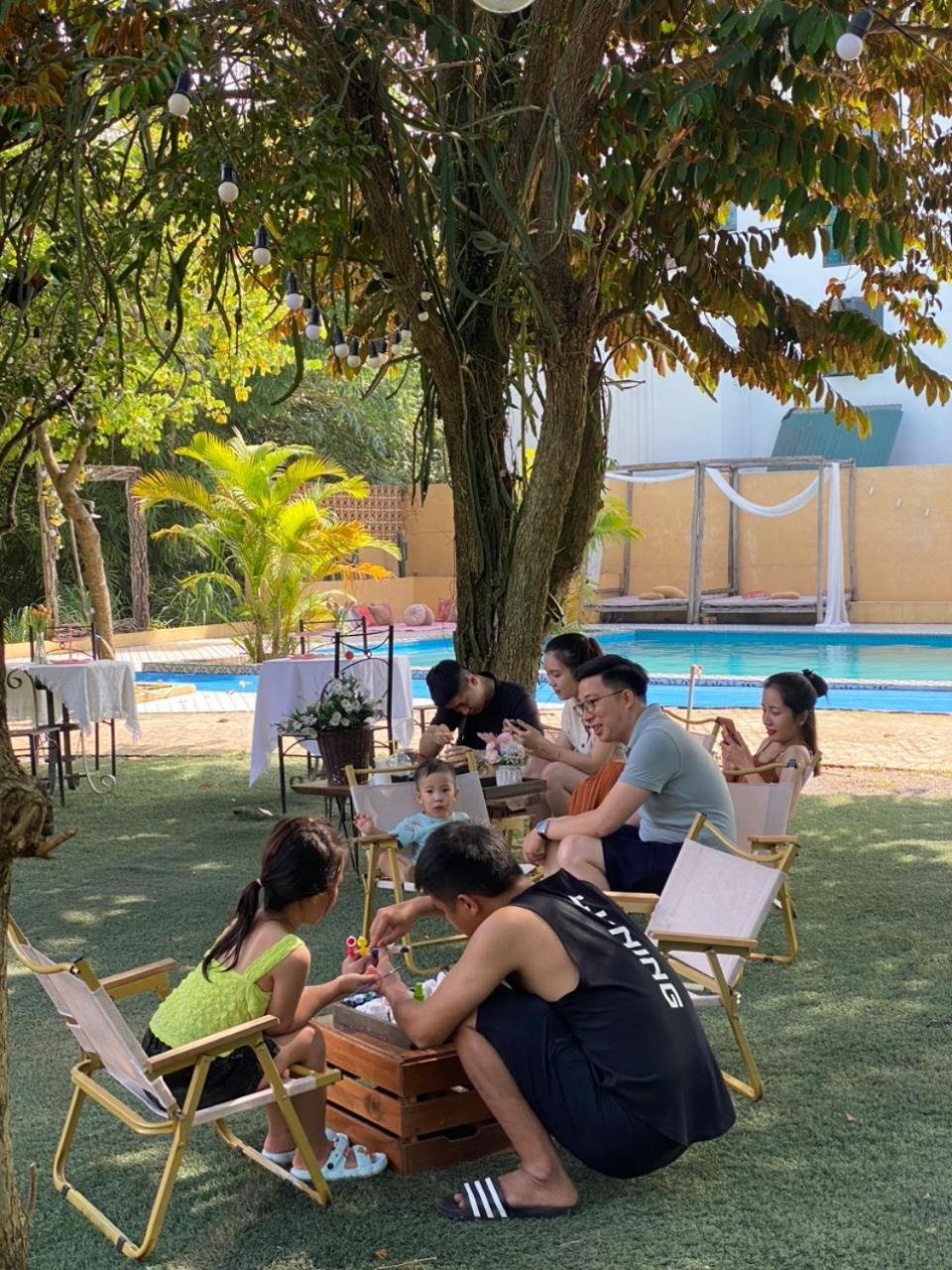 Veque Farm 08. Farm Nuoi Tho, Be Boi, Bi-a, Bbq San Vuon, Karaoke, Nha Hang, Tra Chieu Mien Phi.