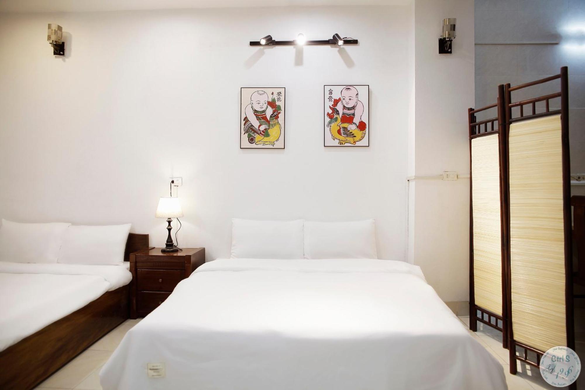Apartment The Center Gem: Lakeside Retreat At Hoan Kiem
