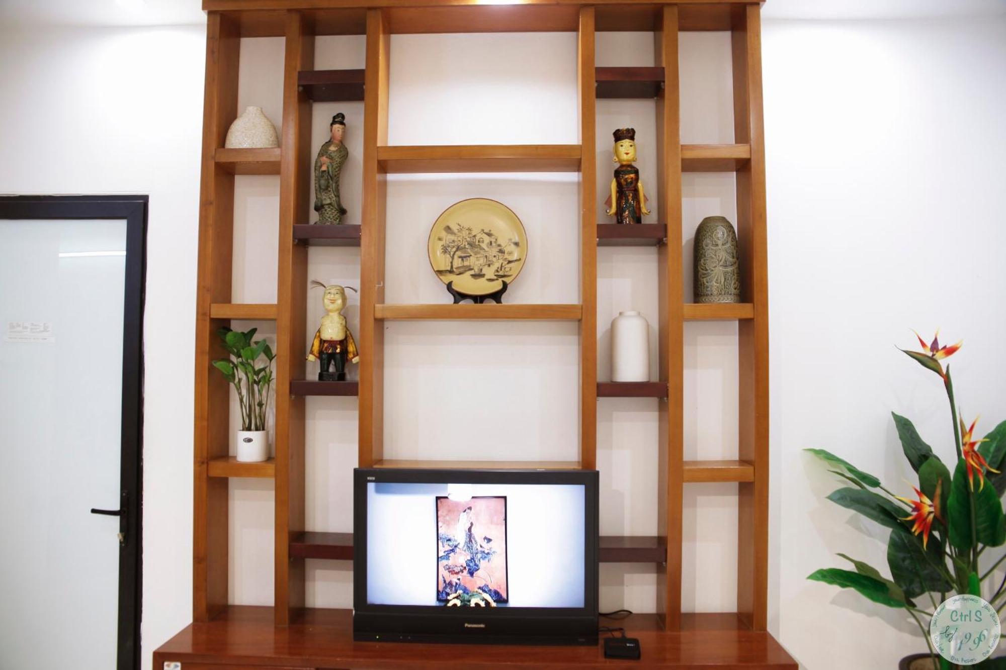 Apartment The Center Gem: Lakeside Retreat At Hoan Kiem Hanoi