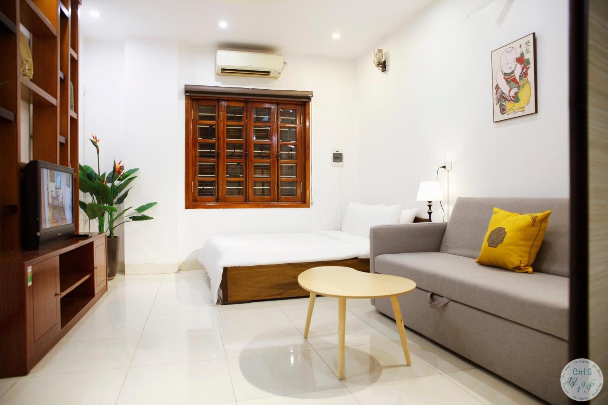 The Center Gem: Lakeside Retreat At Hoan Kiem