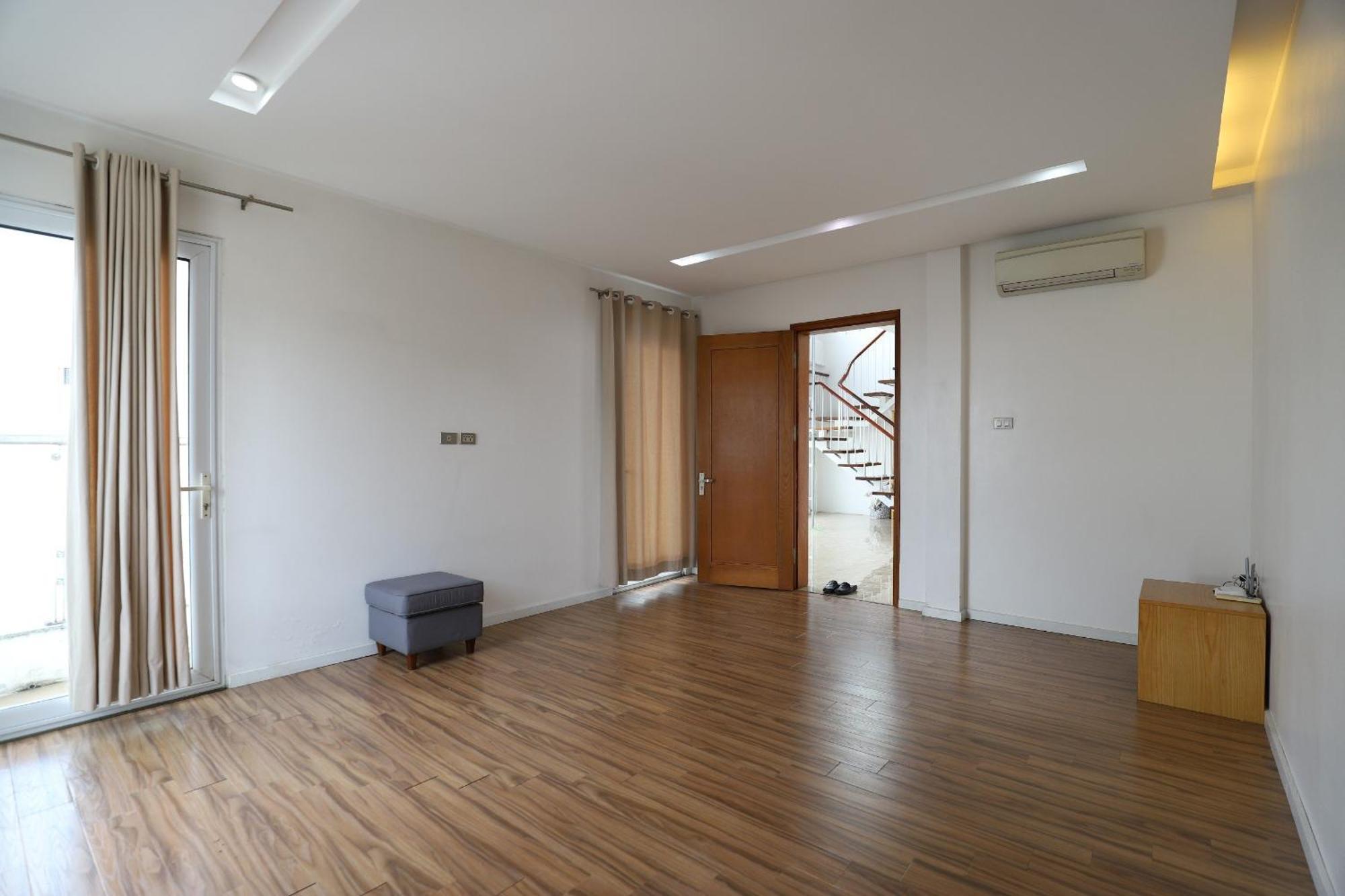 Ho Ba Mau Lilyhome * Hanoi