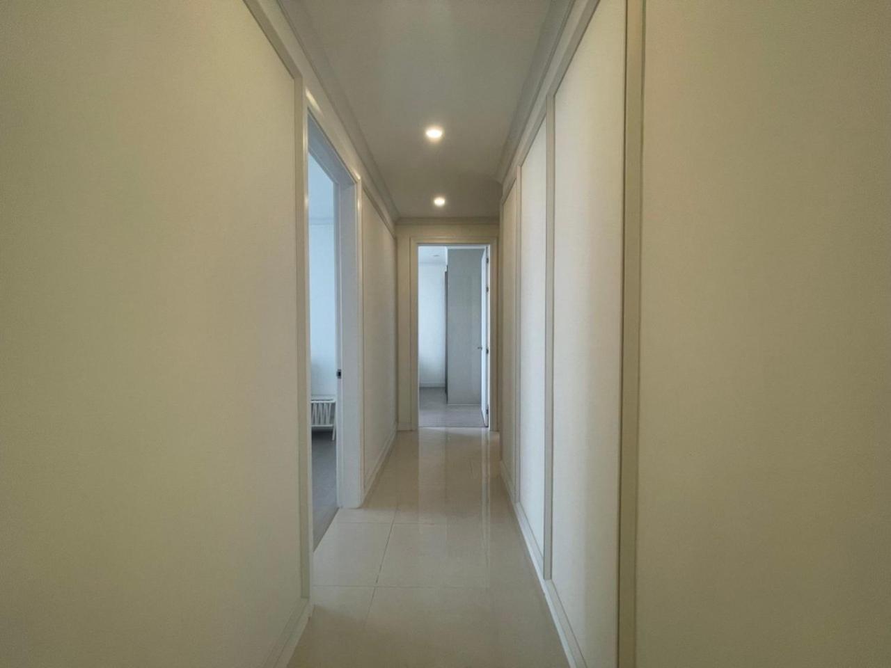 Luxury Bedrooms In Starlake Daewoo Ho Tay Apartment
