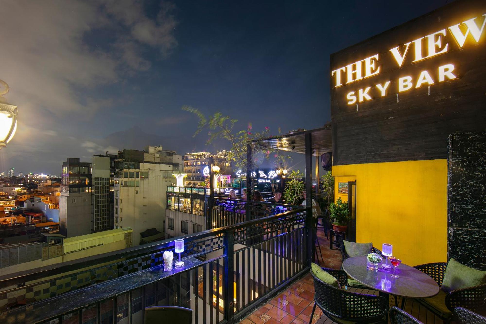 Trangtrang Premium & Sky Bar Khách sạn Hà Nội