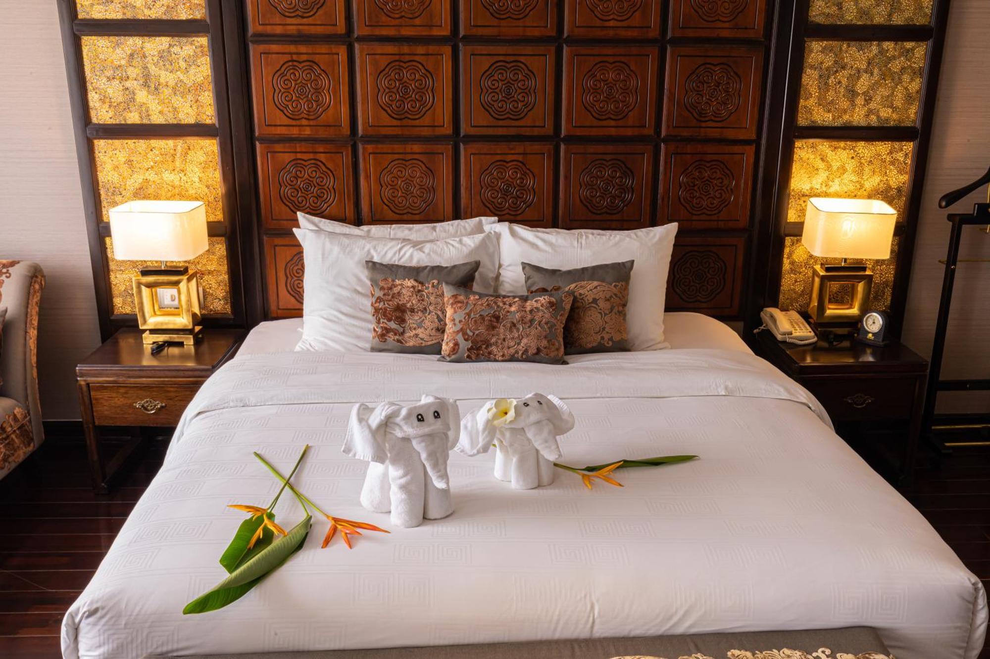 Golden Lotus Luxury Hotel Hanoi