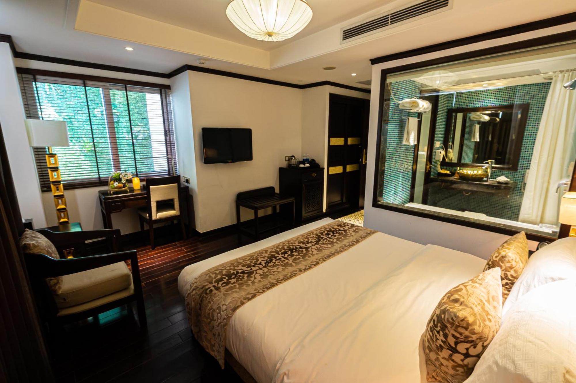 Golden Lotus Luxury 4*