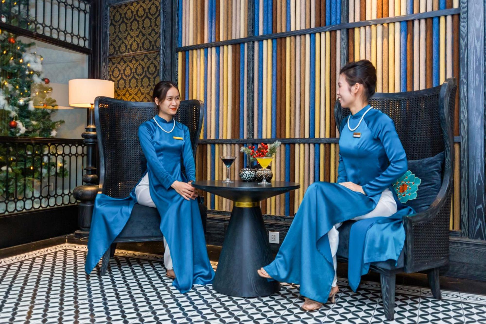 Hotel Shining & Hanoi