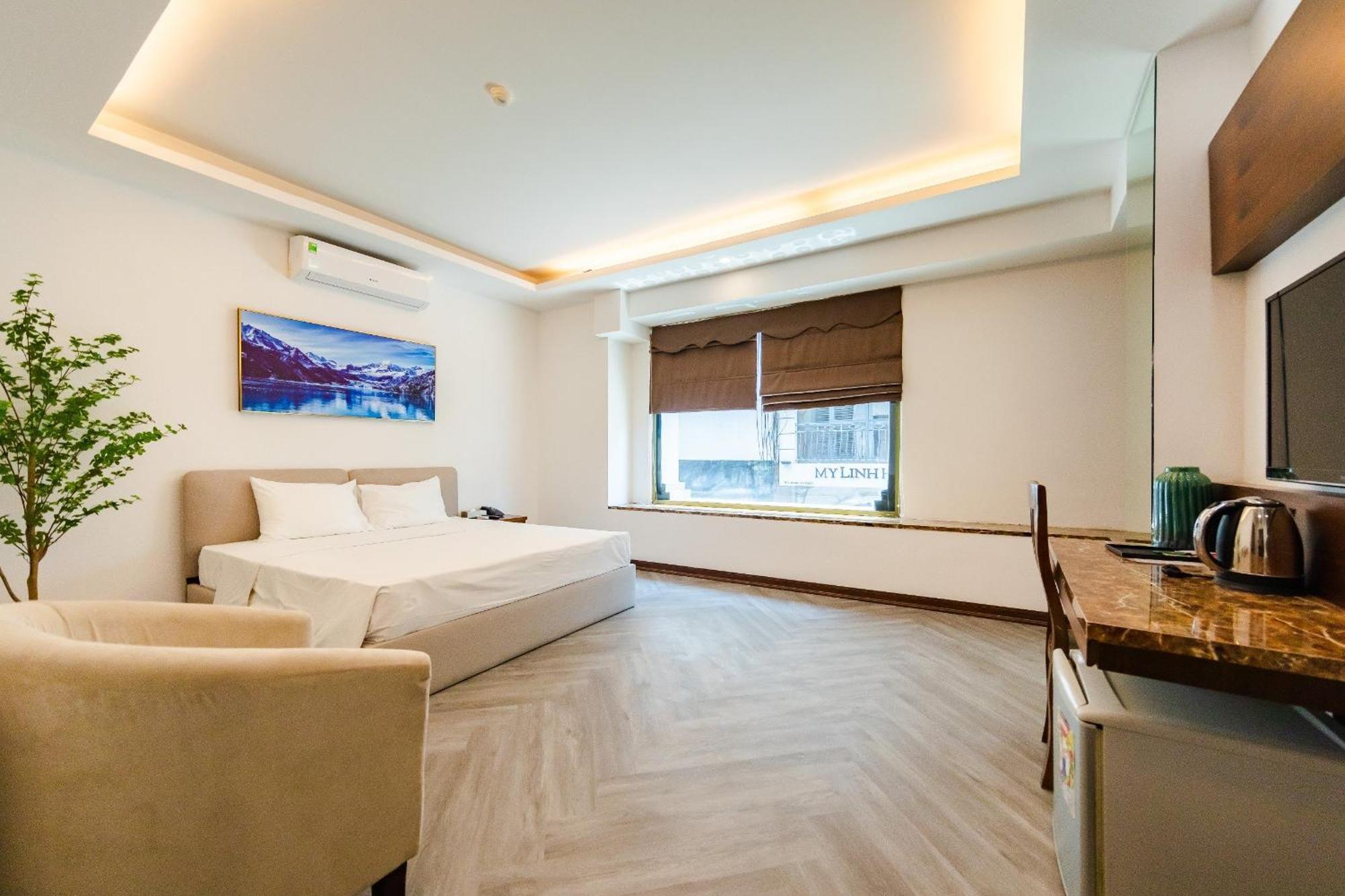 Hotel Night Hanoi