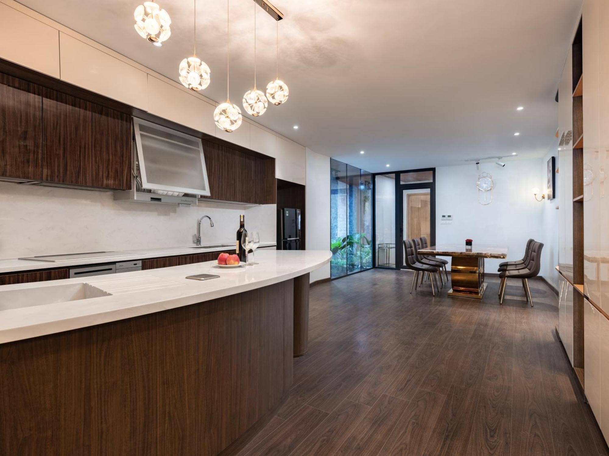 Moonlight Tay Ho Apartment *