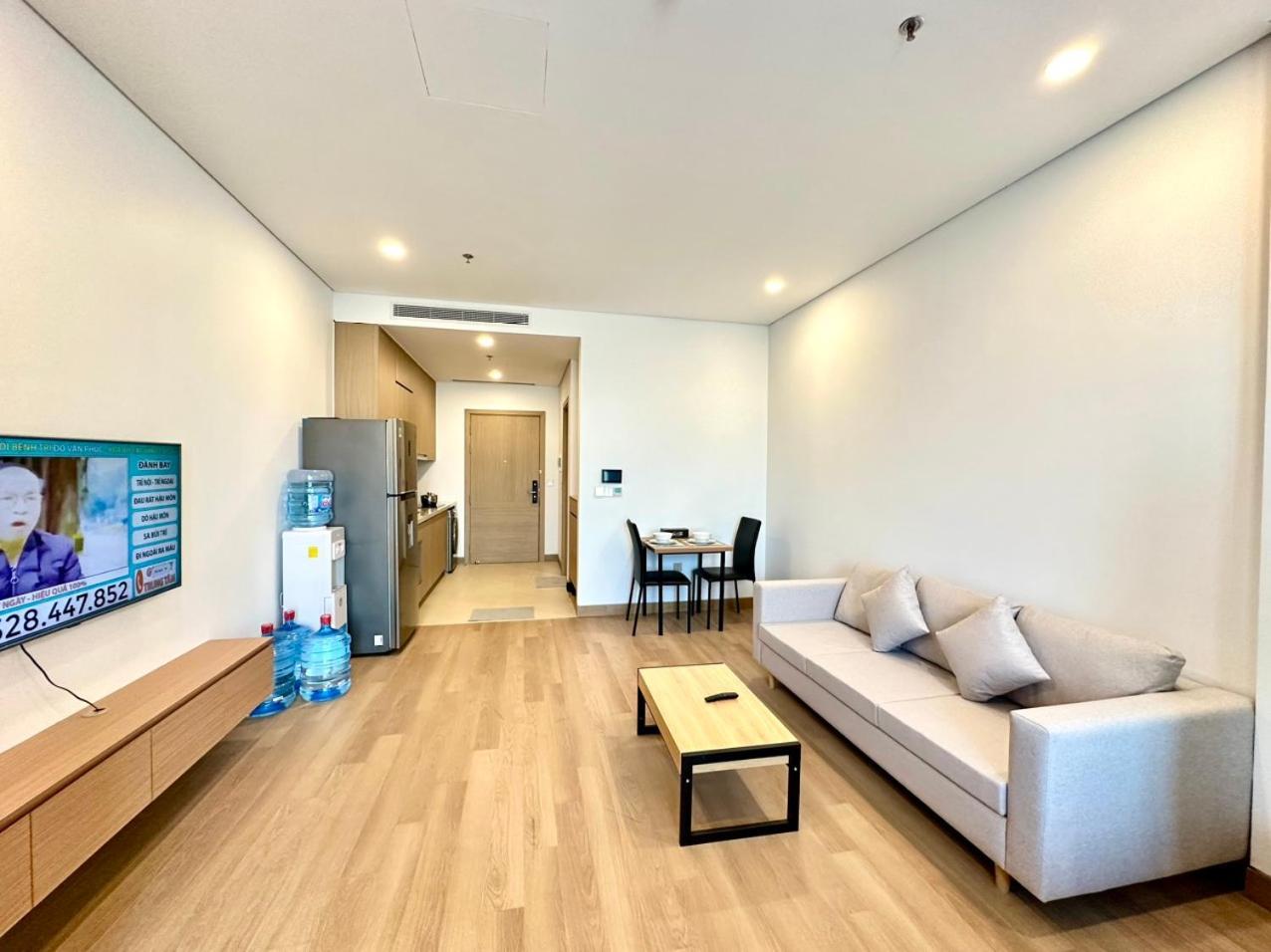 Lancaster Luminaire - 1152 Lang Street Apartment *