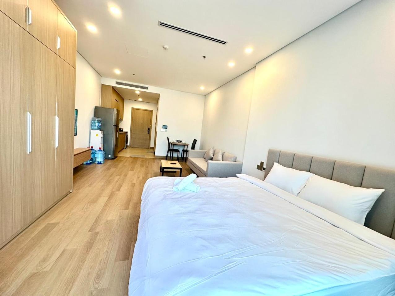 Lancaster Luminaire - 1152 Lang Street * Hanoi