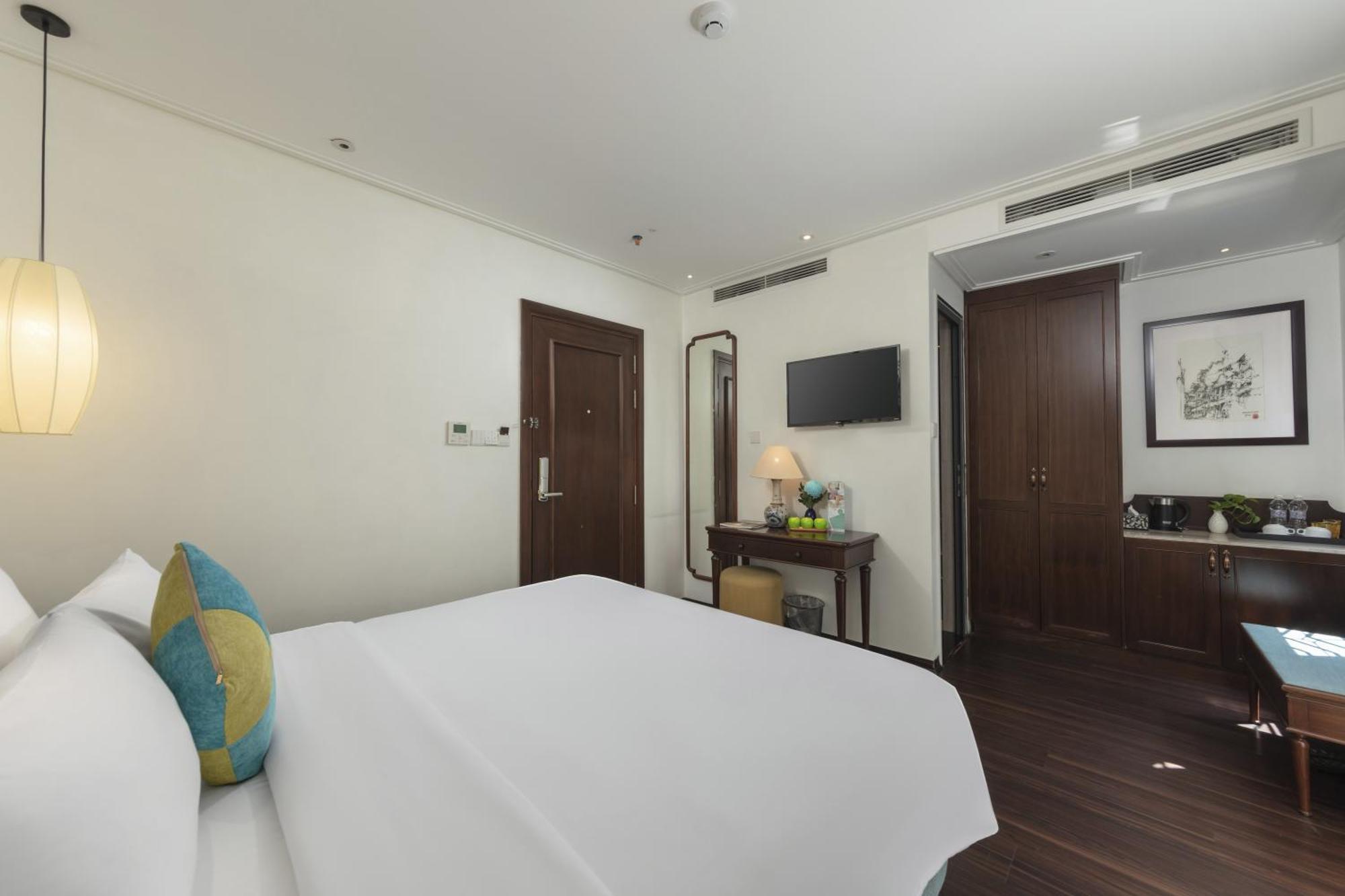 Calista & 4* Hanoi