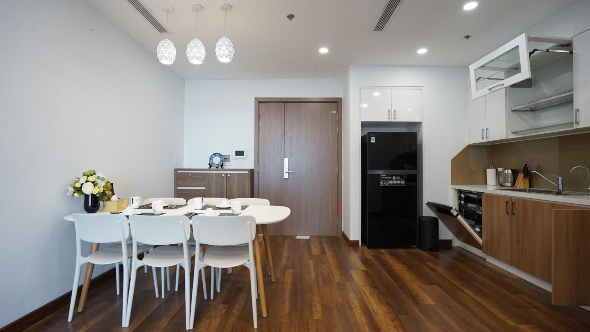 Qmp - Vinhomes Metropolis * Hanoi