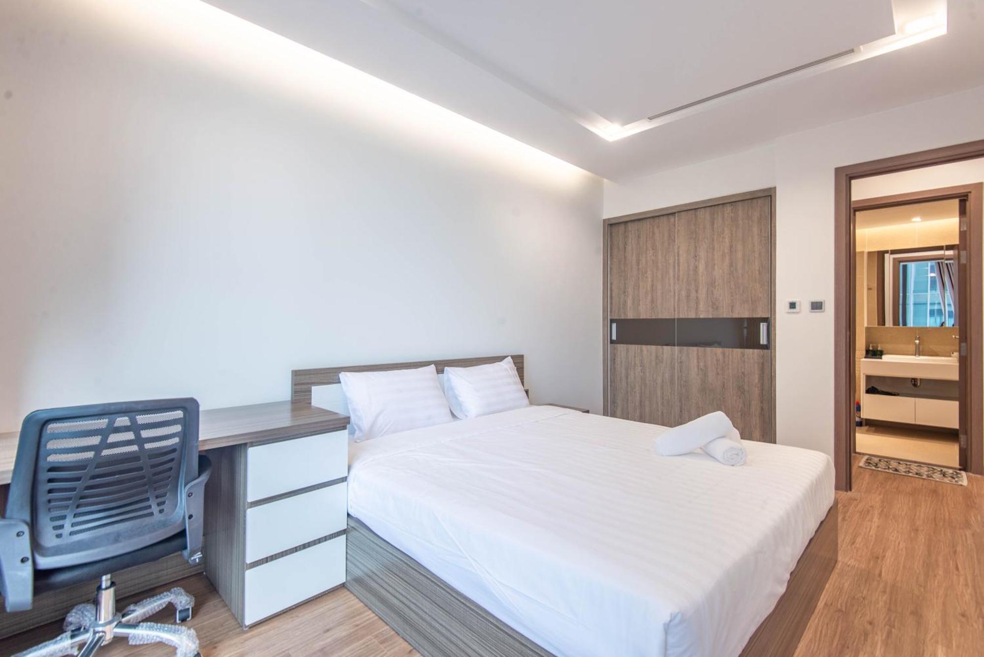 Royal Serviced Vinhomes Metropolis *