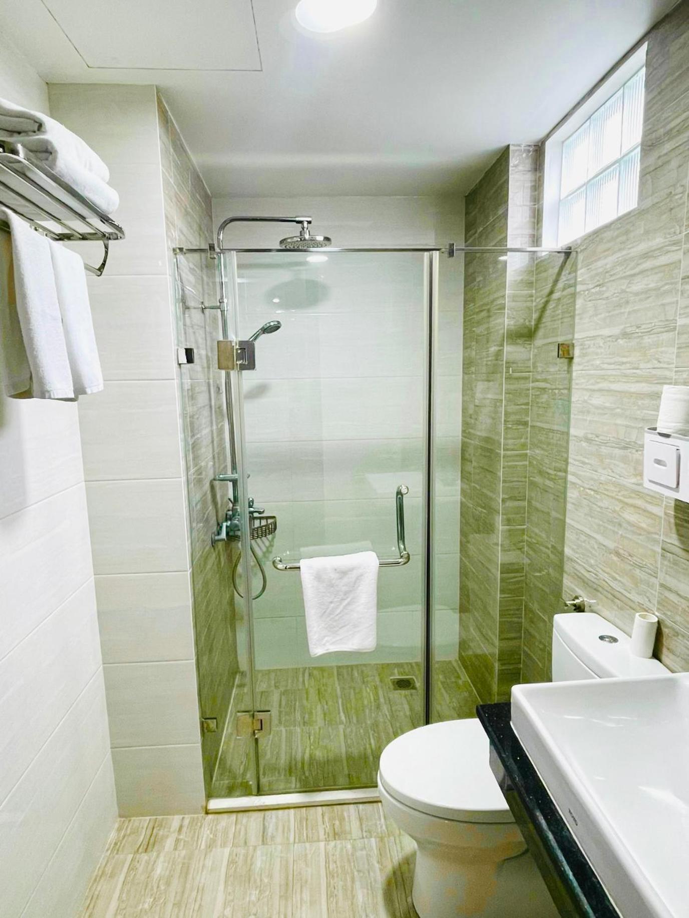 Khách sạn La Seine 3*