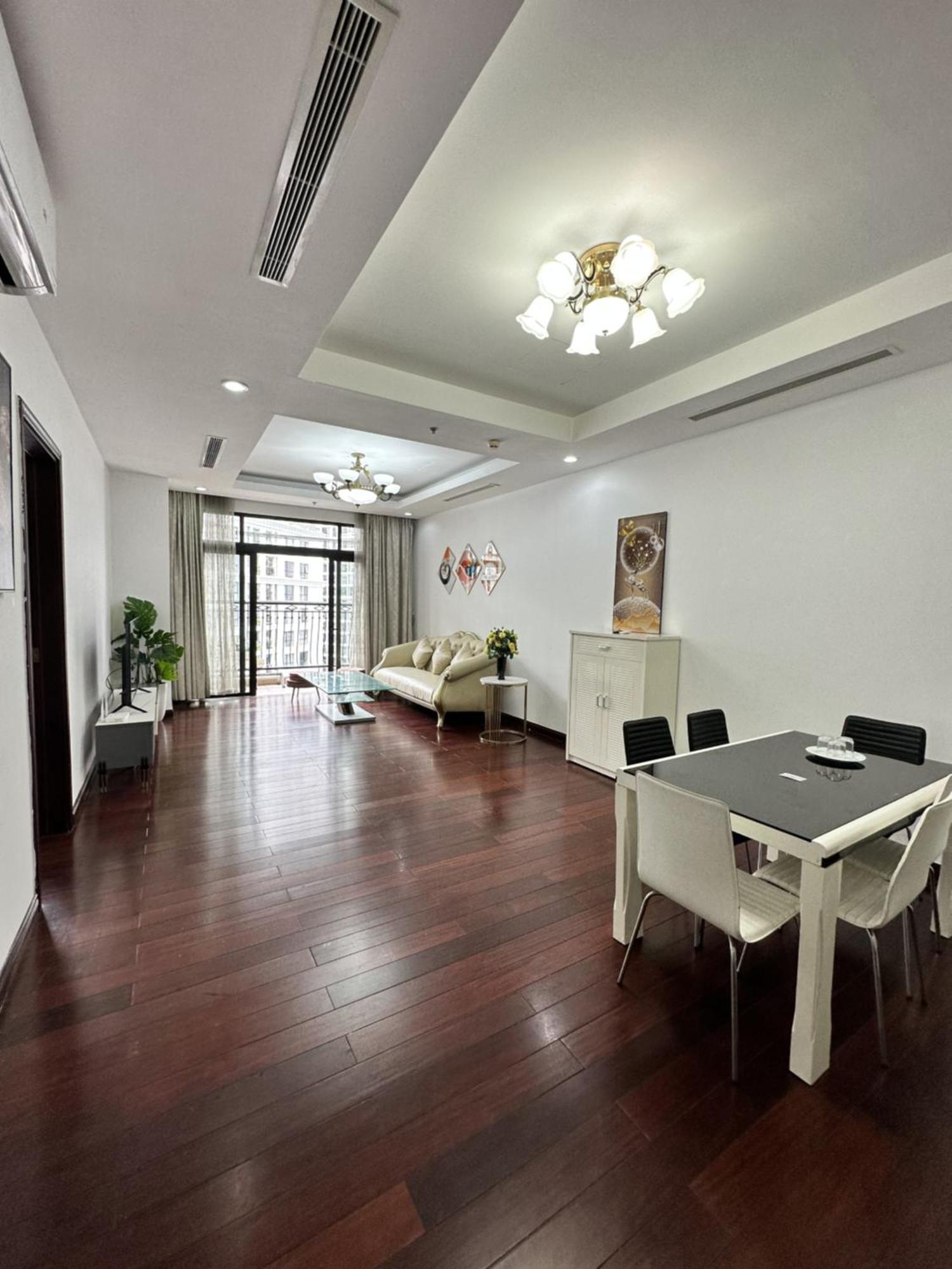 Căn hộ Paradise Royal *