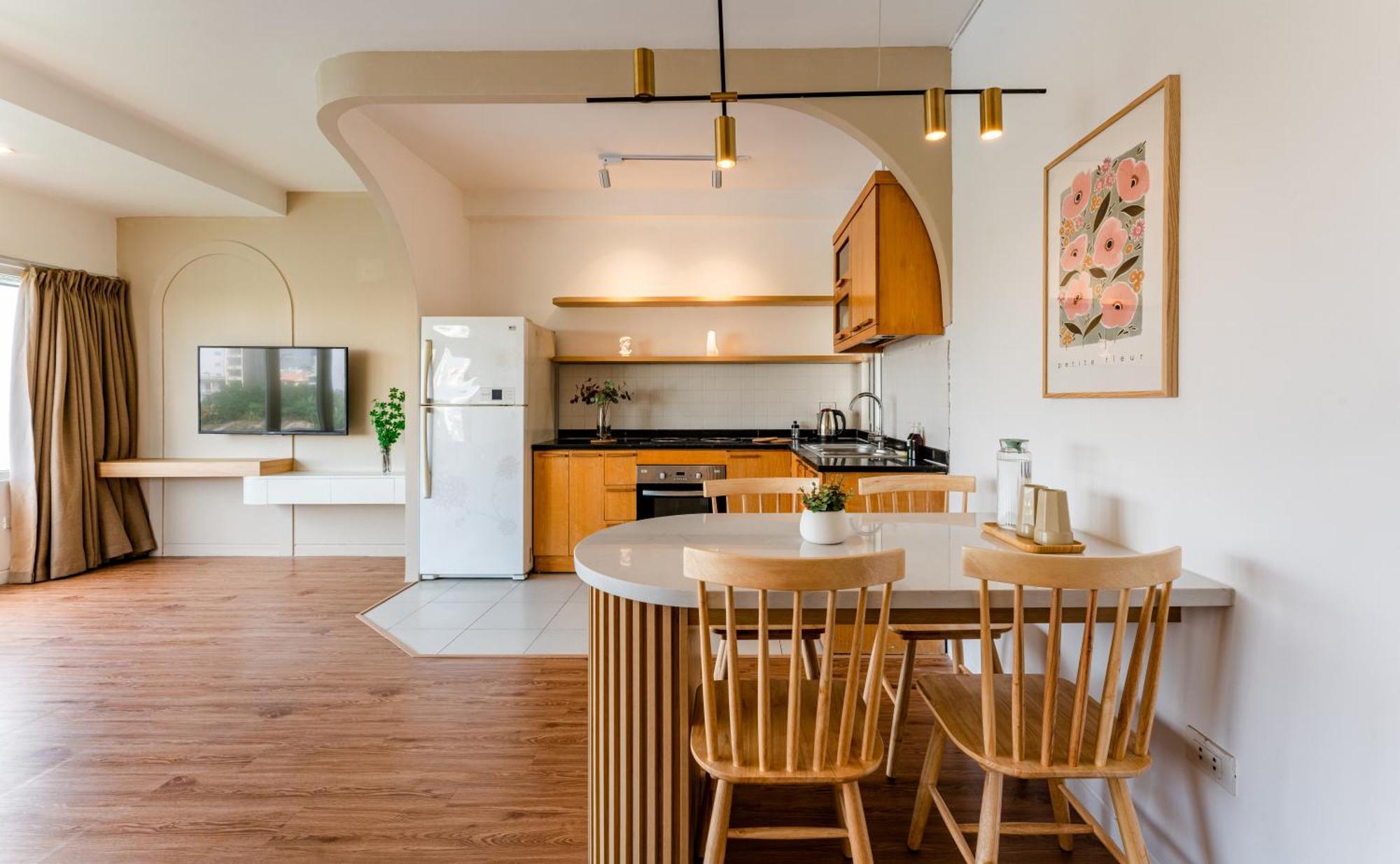Annam Panorama Lakeview - Garden & Balcony - Westlake *