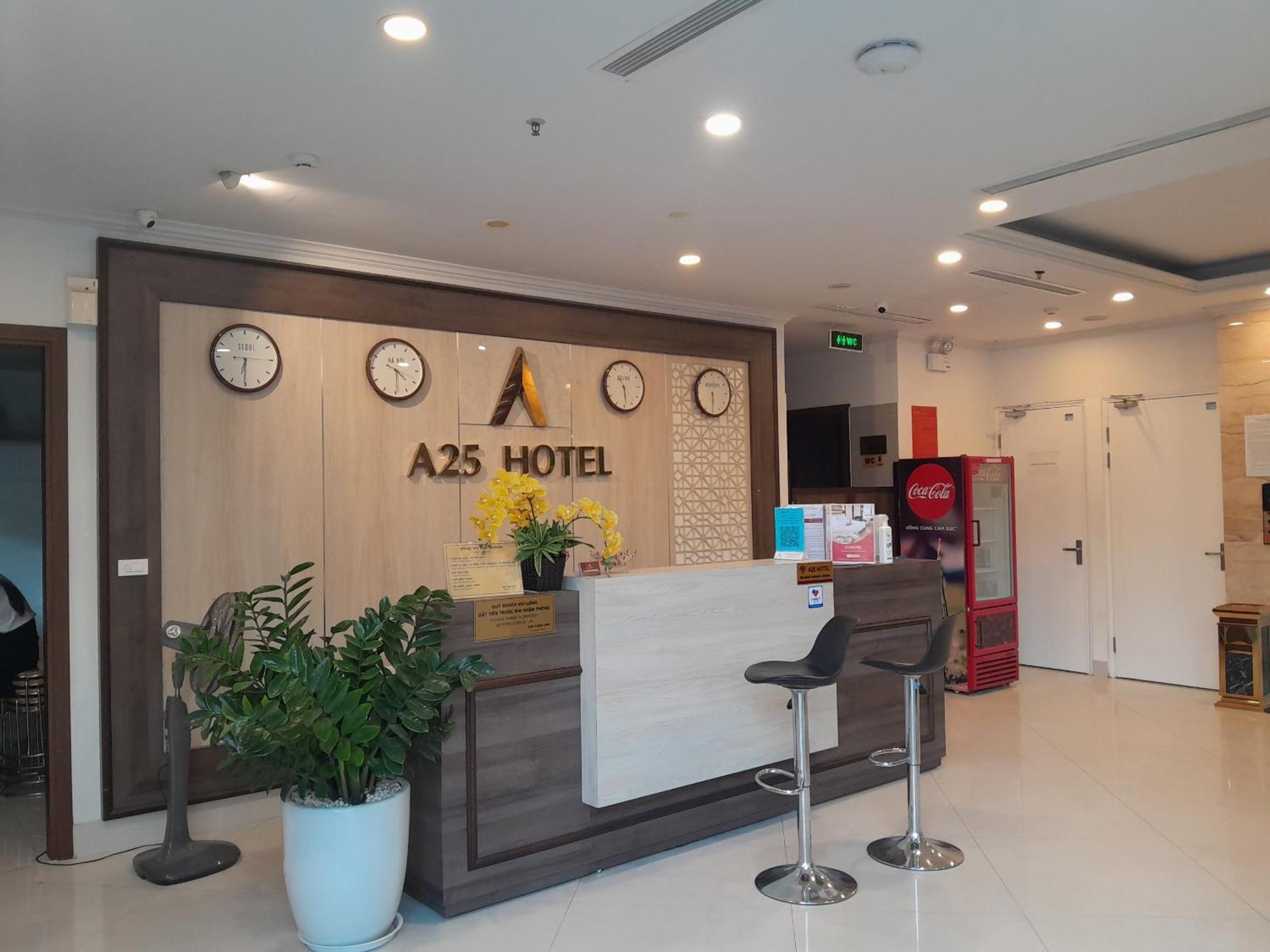 A25 - Hoang Dao Thuy 1