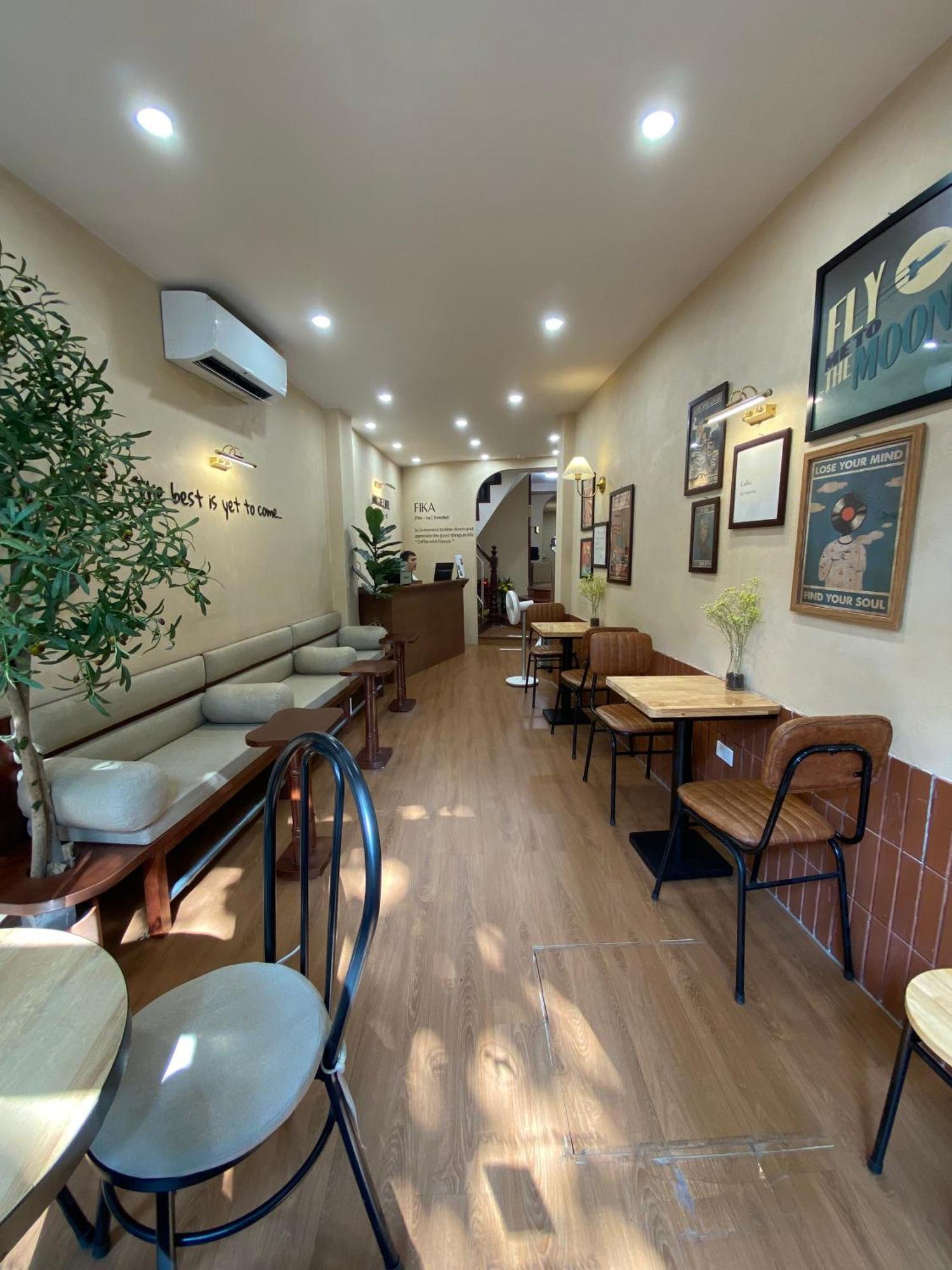 Street Hotel *