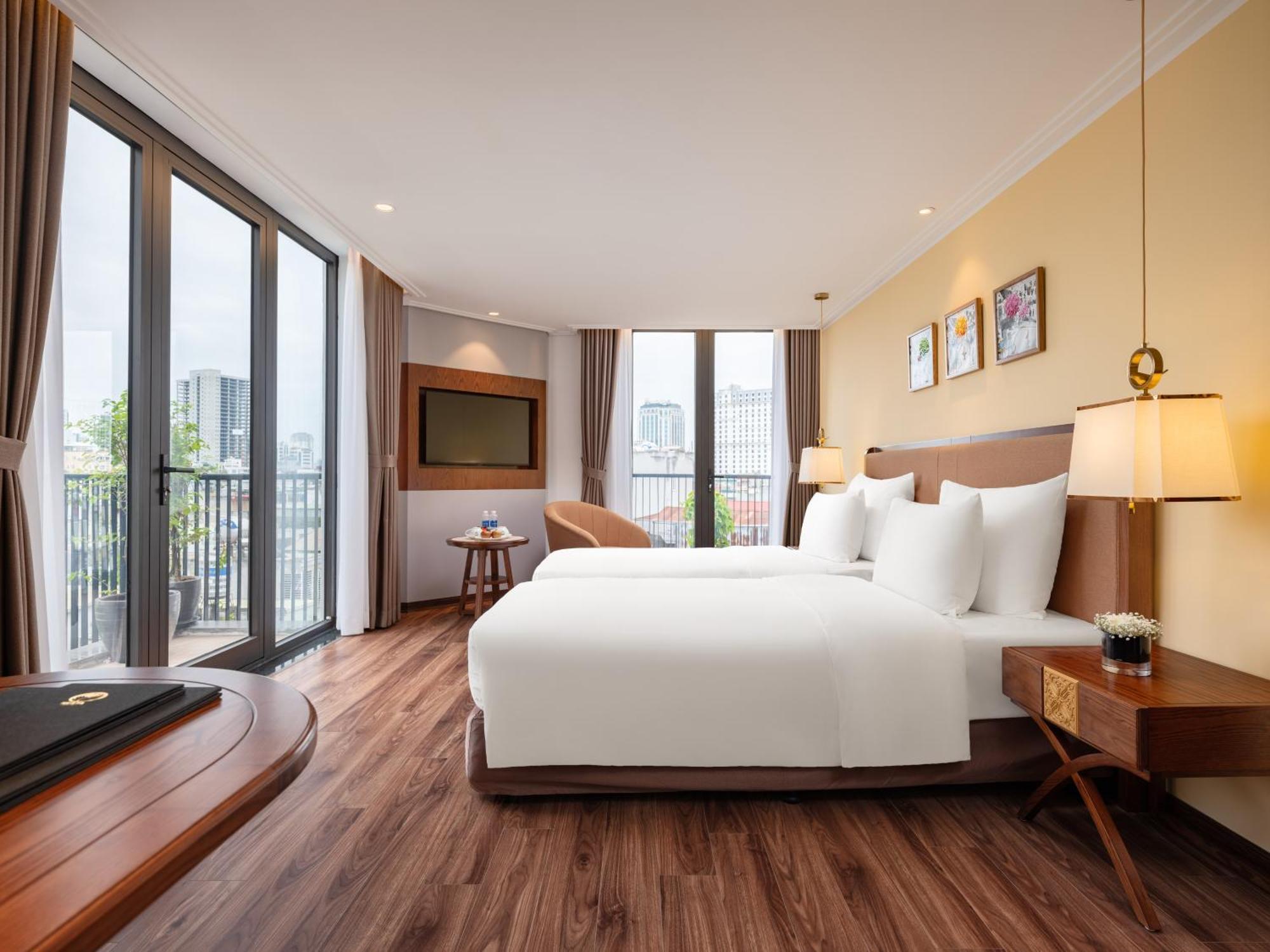 Nesta & Hotel 4*