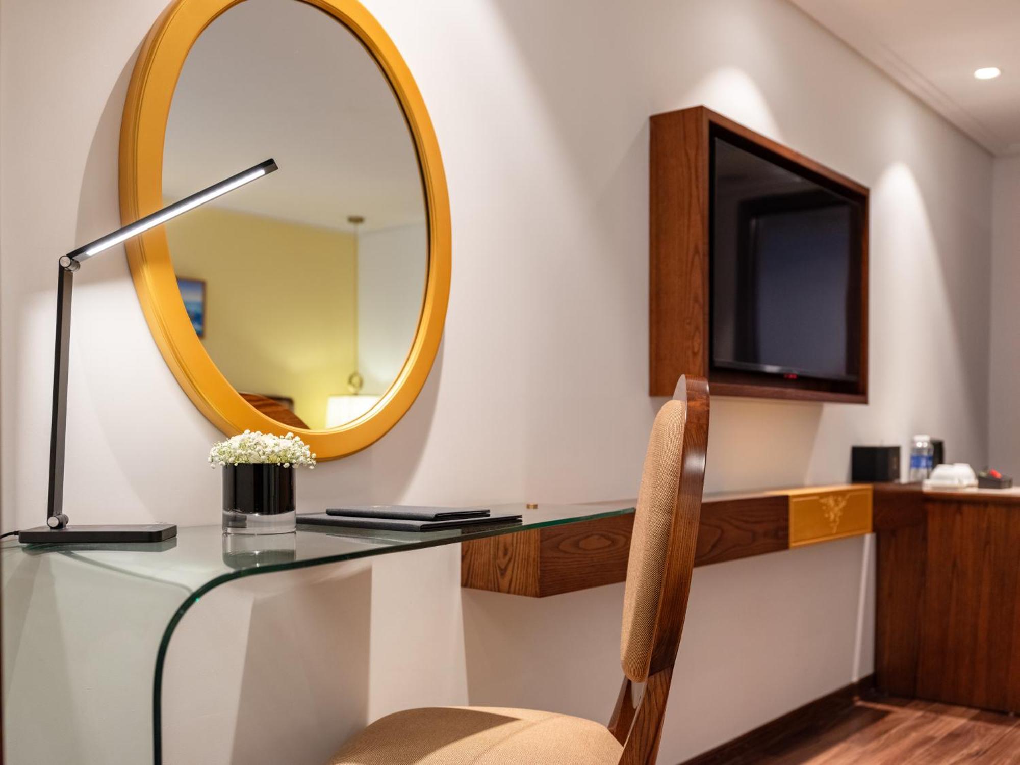 Nesta & Hotel 4*