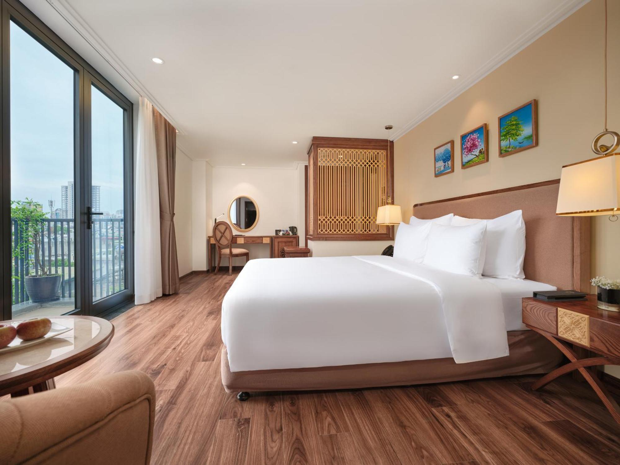 Nesta & Hotel 4*