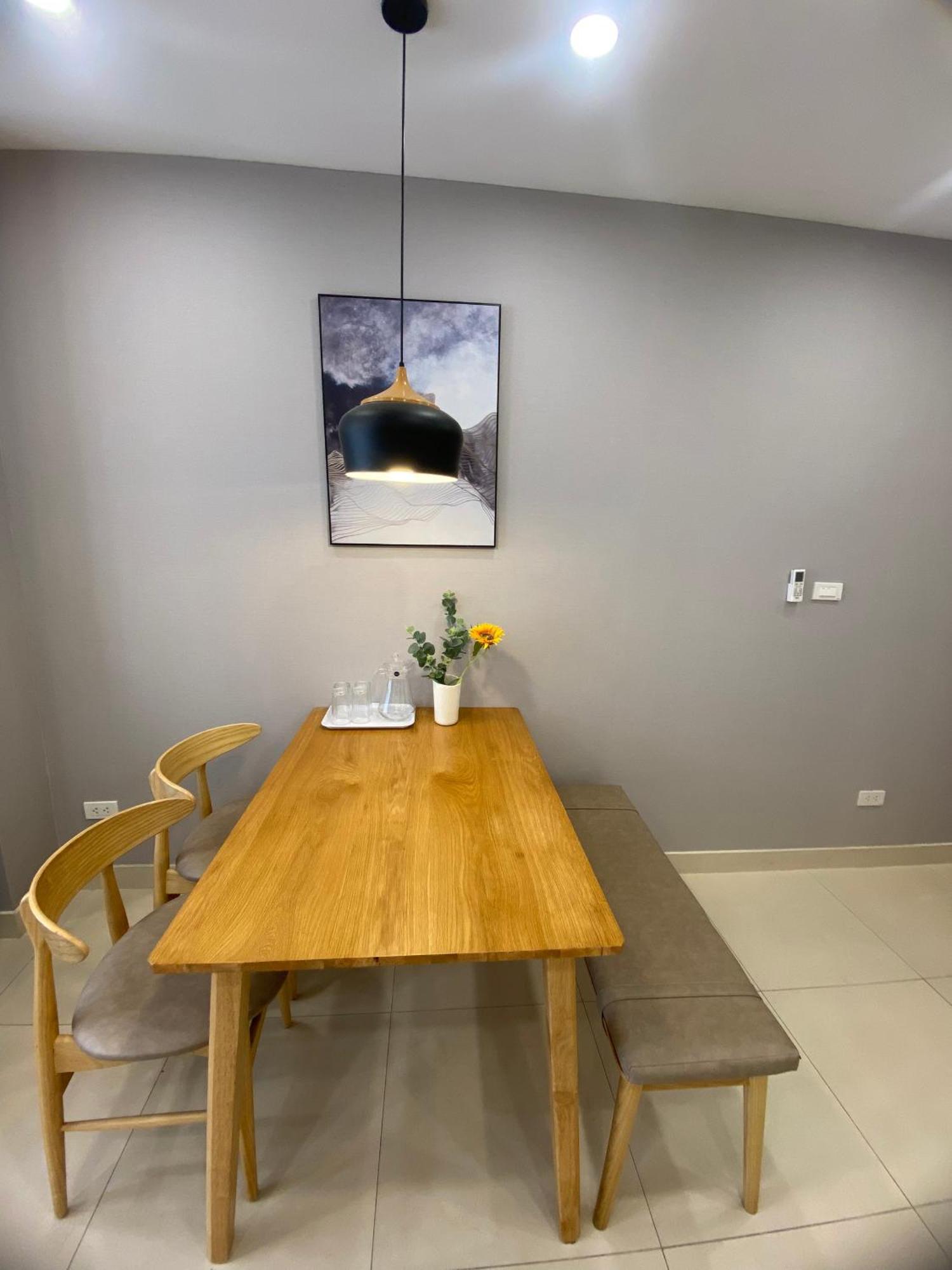 Apartment Free Airport Pick-up Flc Pham Hung 2br Hanoi