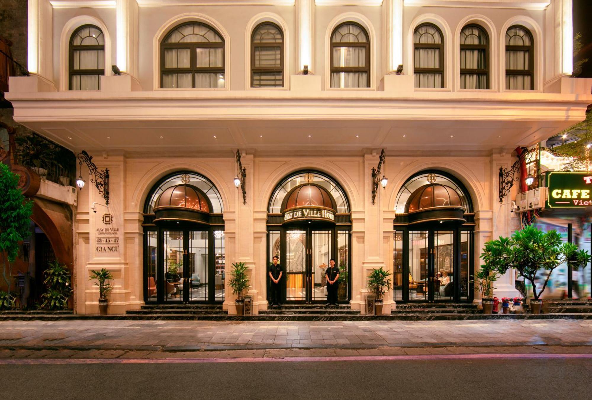 De Lakeside Hotel