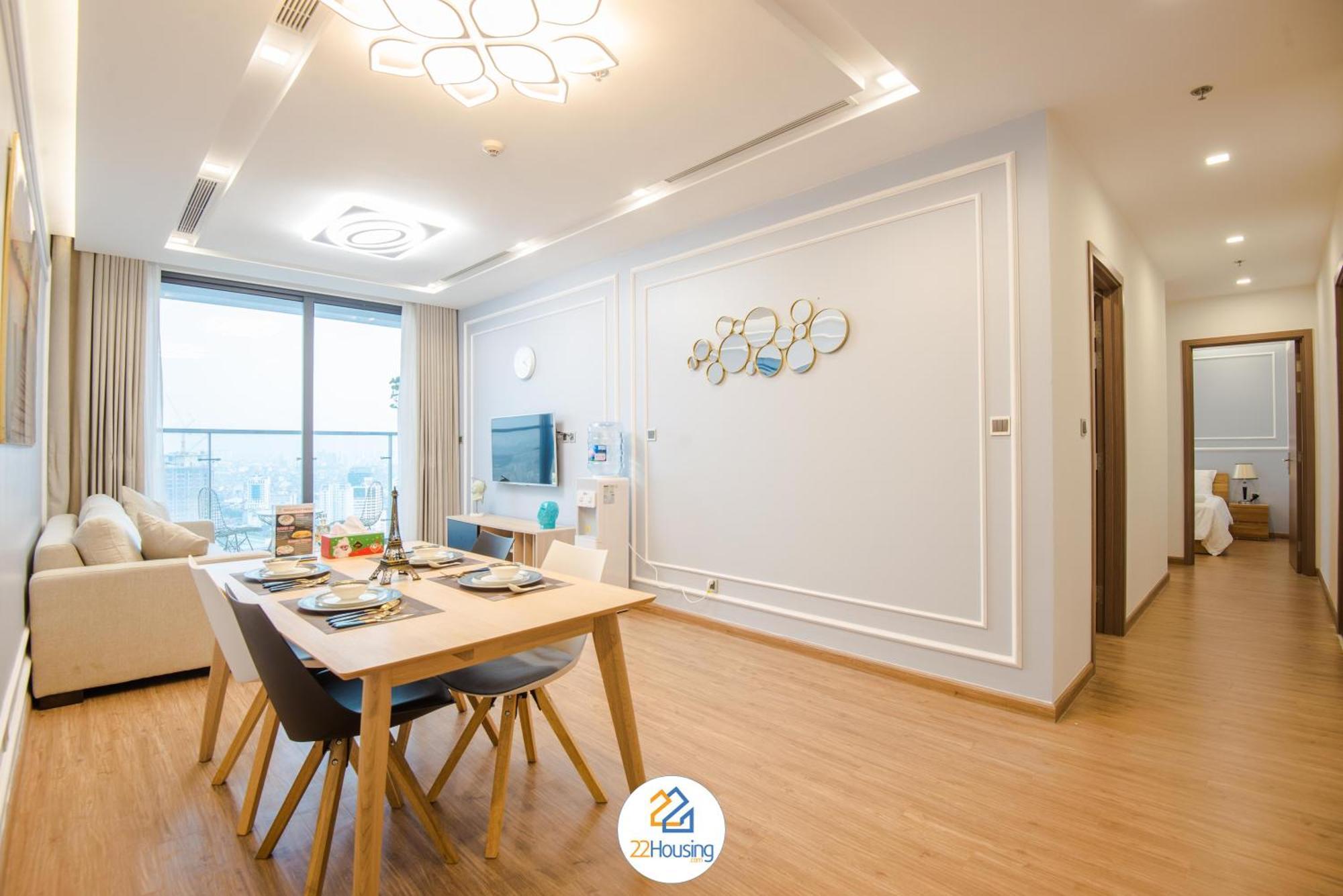 Royal Serviced Vinhomes Metropolis Aparthotel *