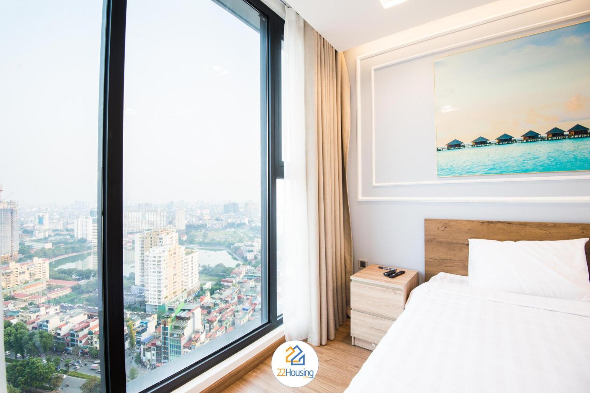 Royal Serviced Vinhomes Metropolis *