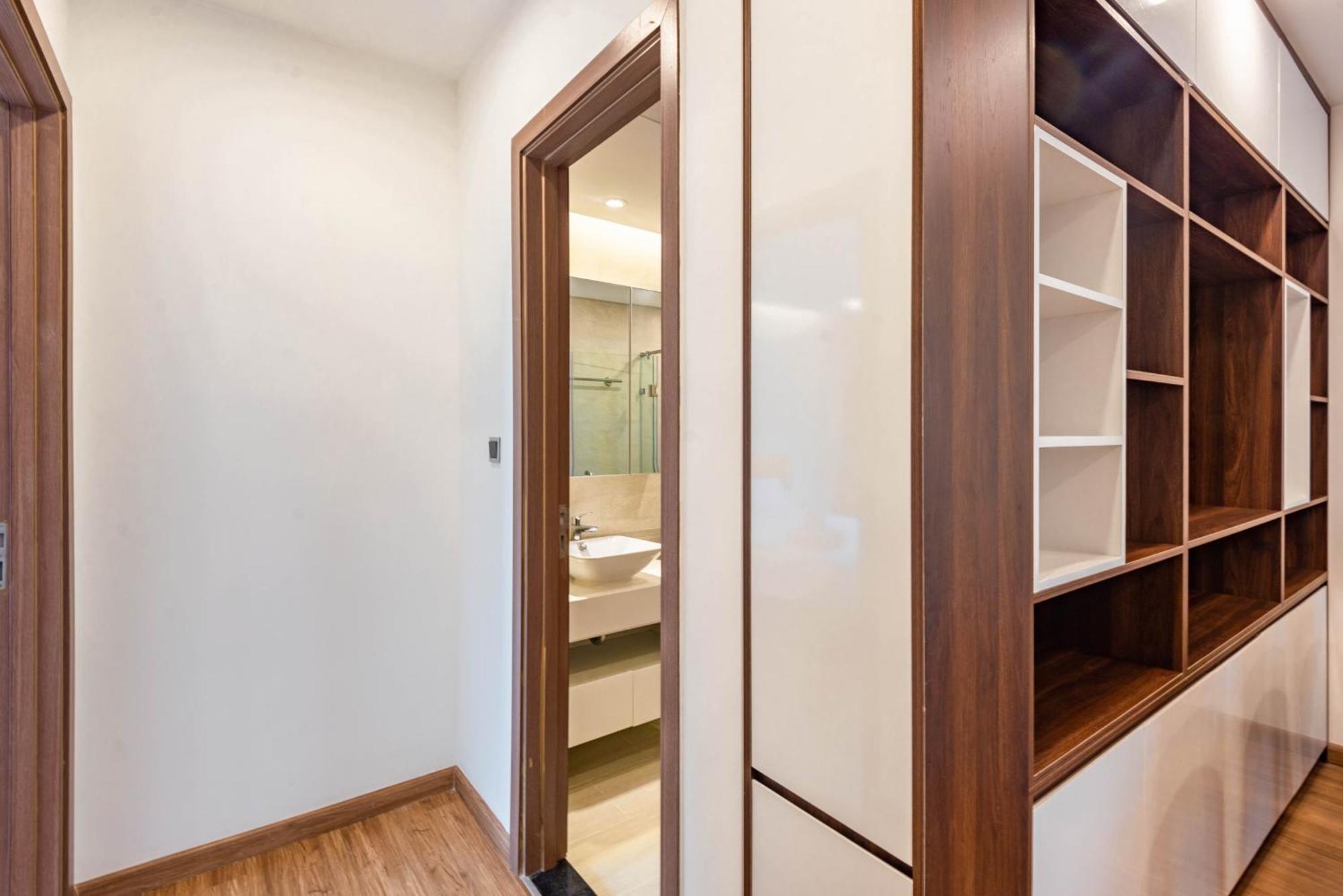 Luxury Serviced Vinhomes Metropolis Premium