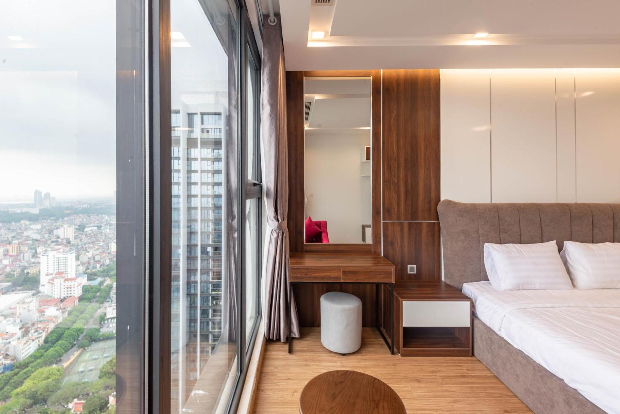 Luxury Serviced Vinhomes Metropolis Premium * Hà Nội