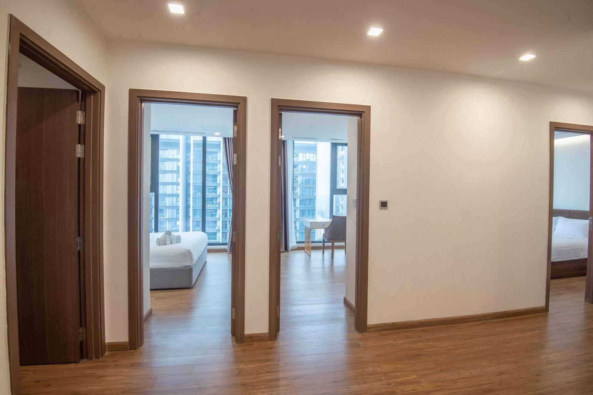 Luxury Serviced Vinhomes Metropolis Premium